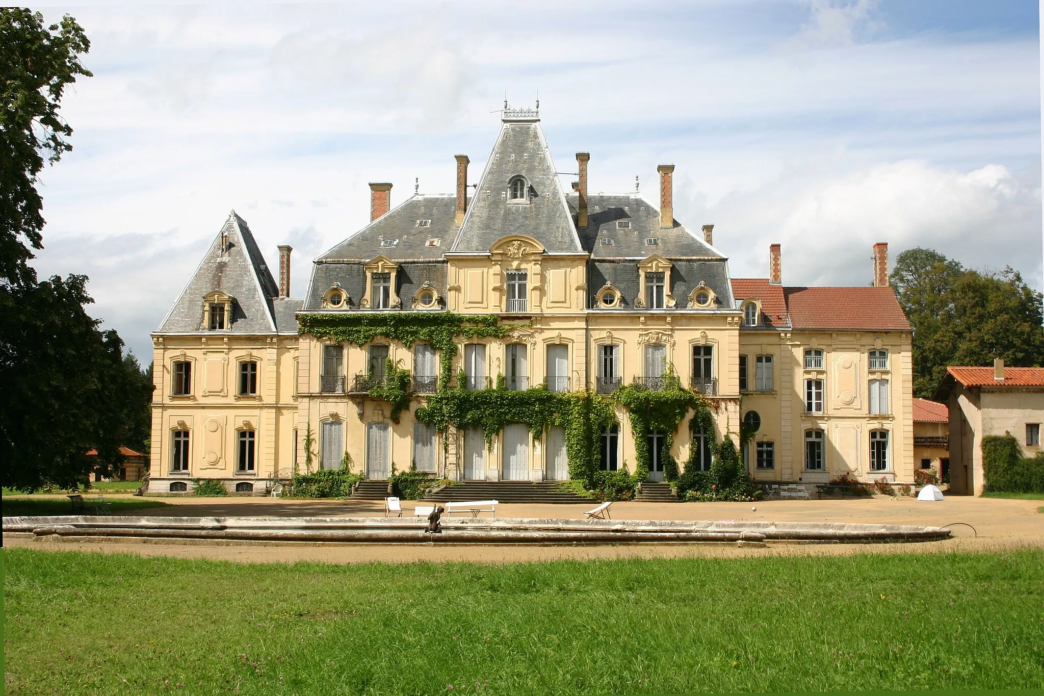 Photo showing: Le château de Chenevoux