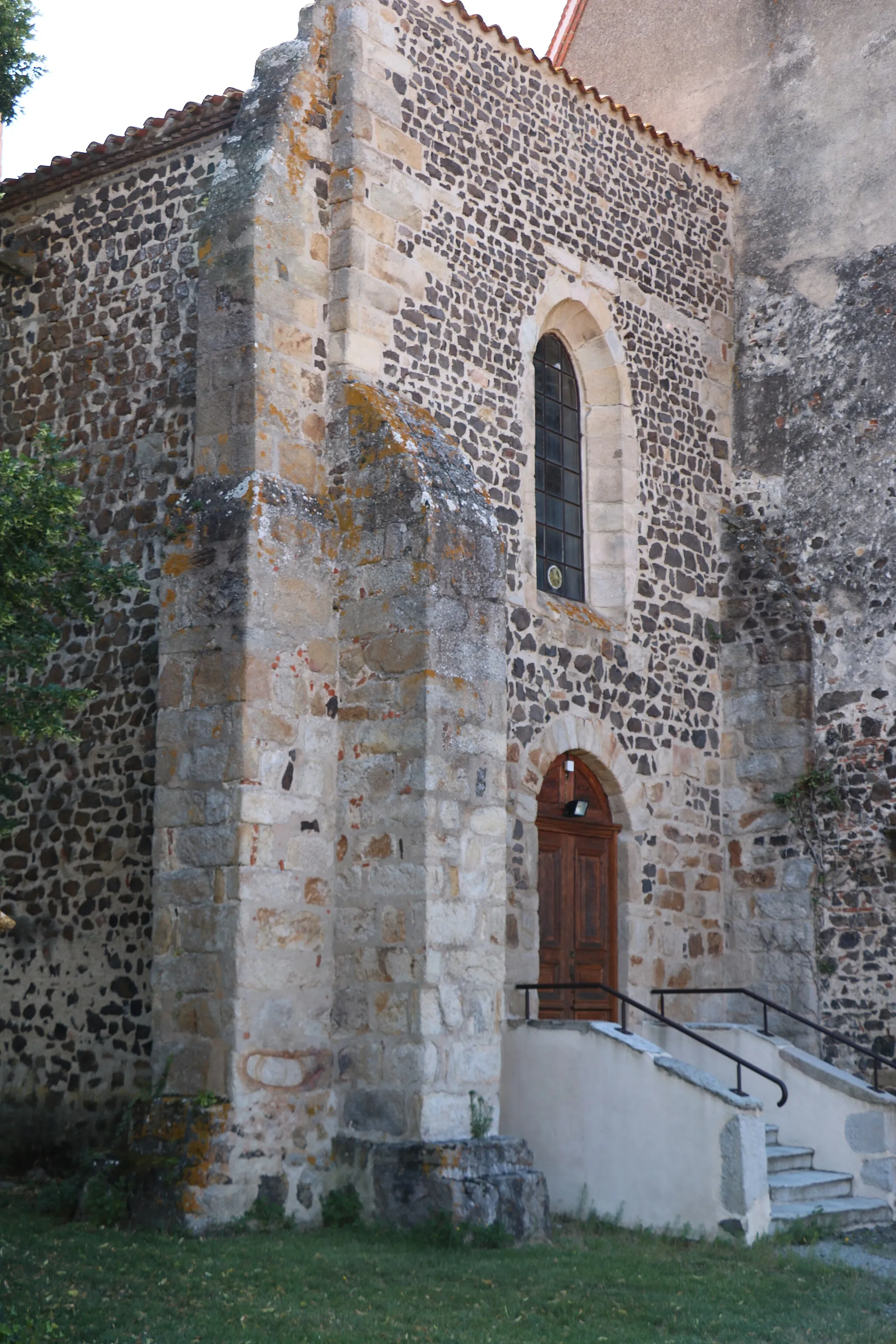 Photo showing: Chalain-d'Uzore - Eglise Saint-Didier