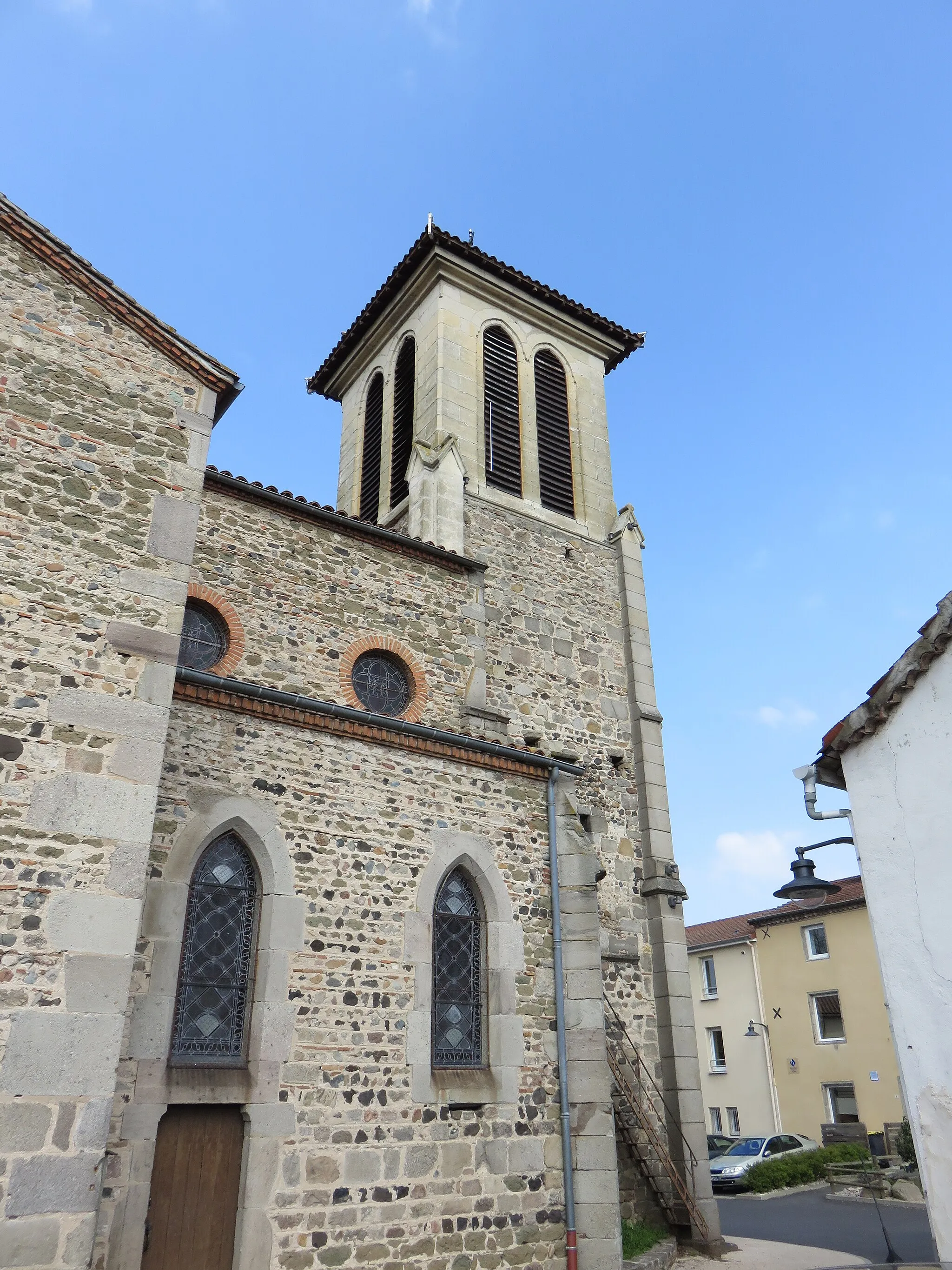 Photo showing: Église Saint-Étienne de Chambéon (Loire, France).