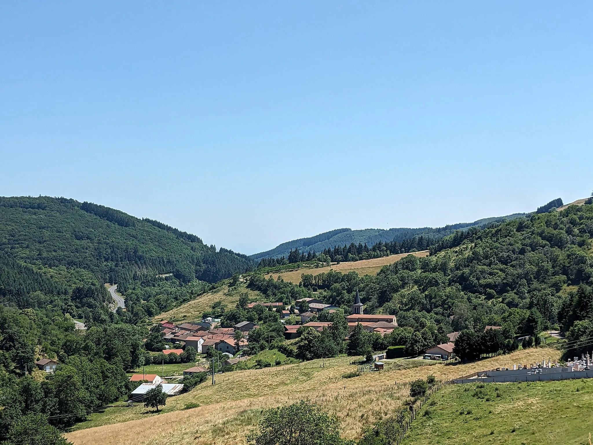 Photo showing: Vue sur le bourg Les Moulins-Cherier.