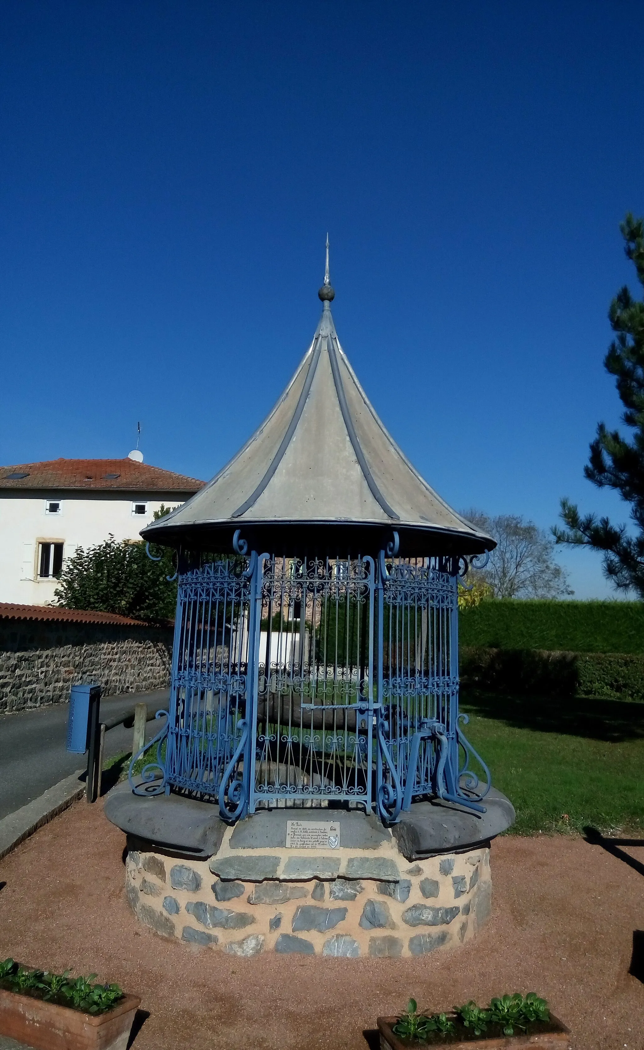 Photo showing: Puits à Combre, dans le département de la Loire.