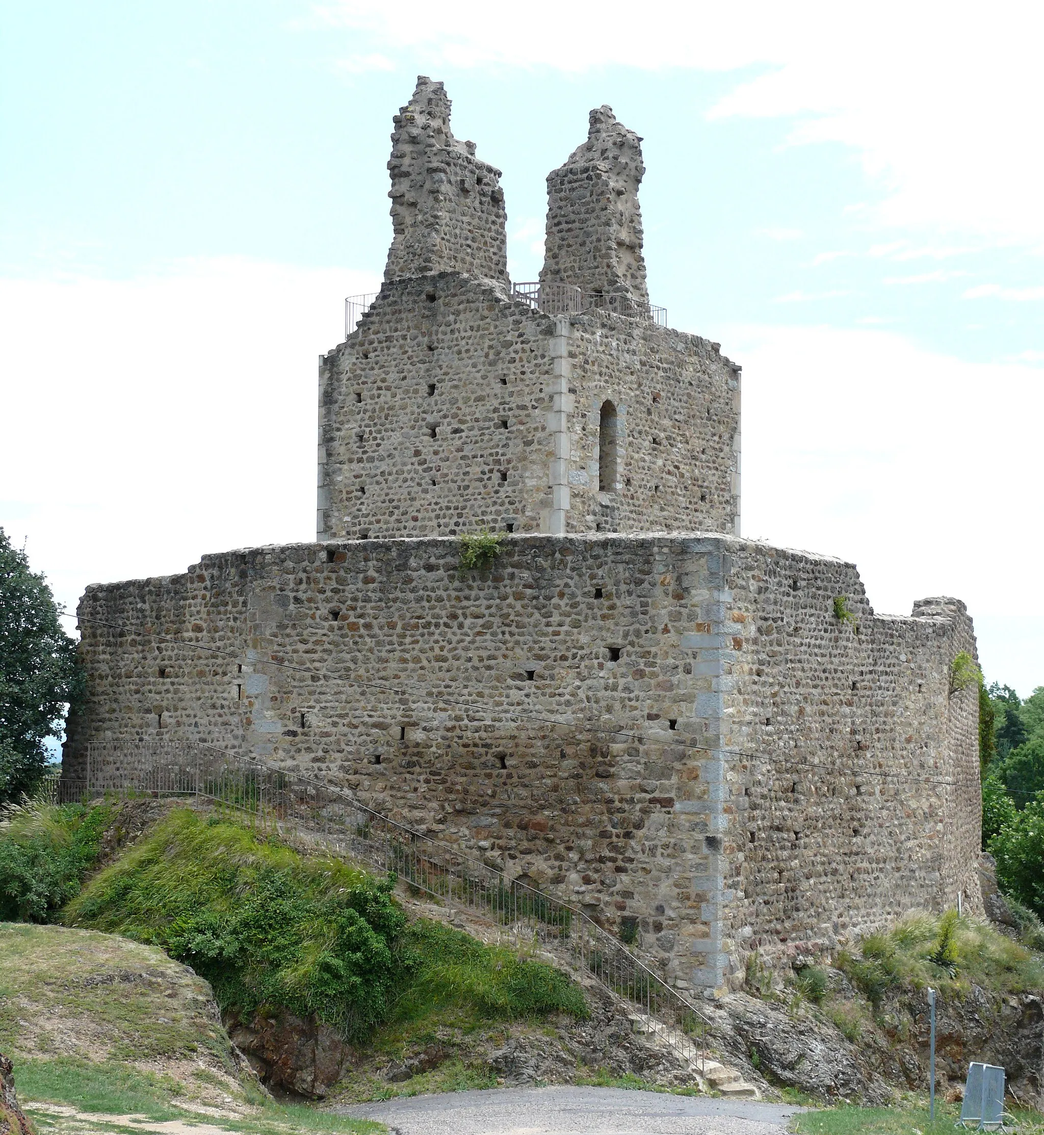 Photo showing: Vieil Ecotay - Donjon