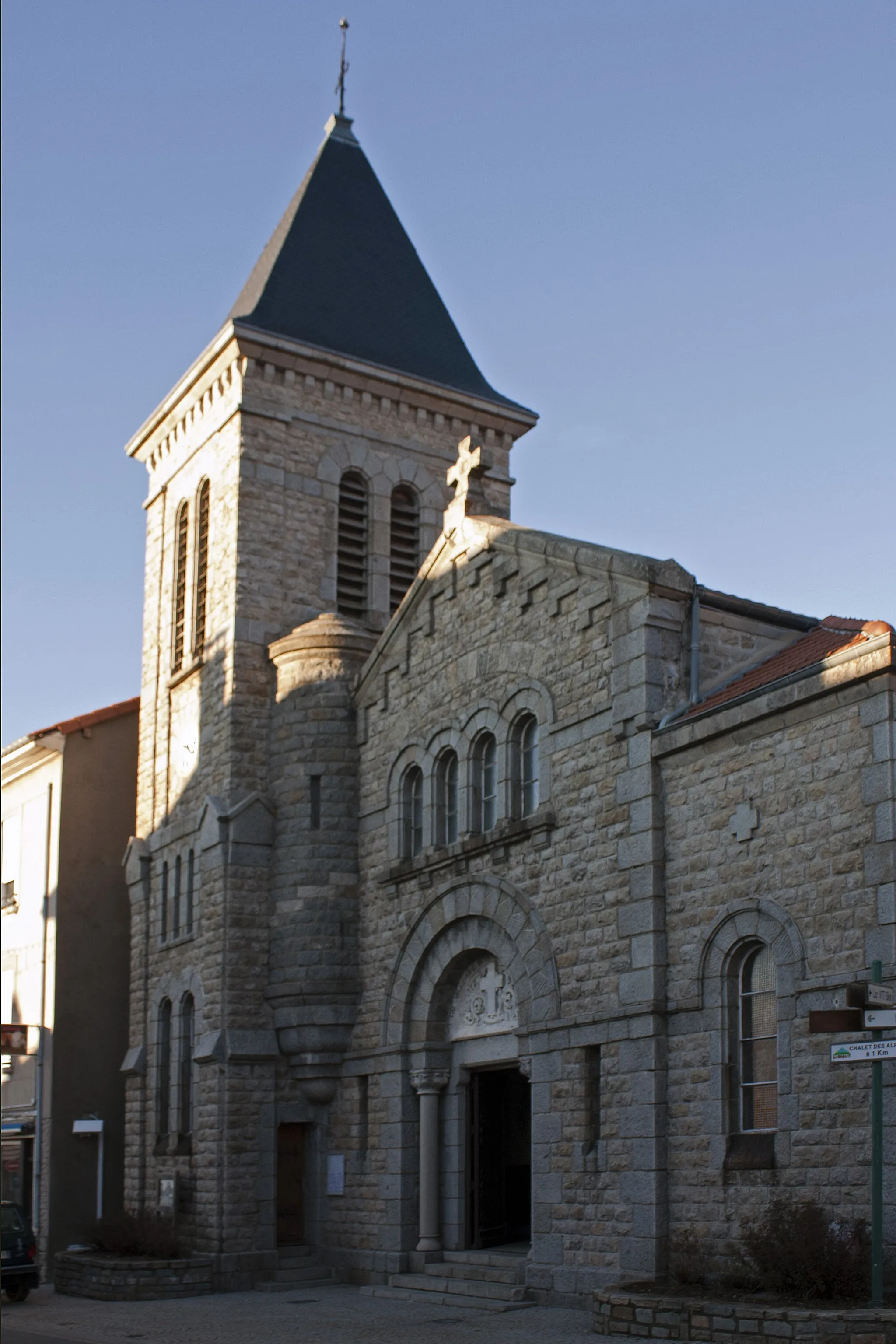 Photo showing: Église du Bessat