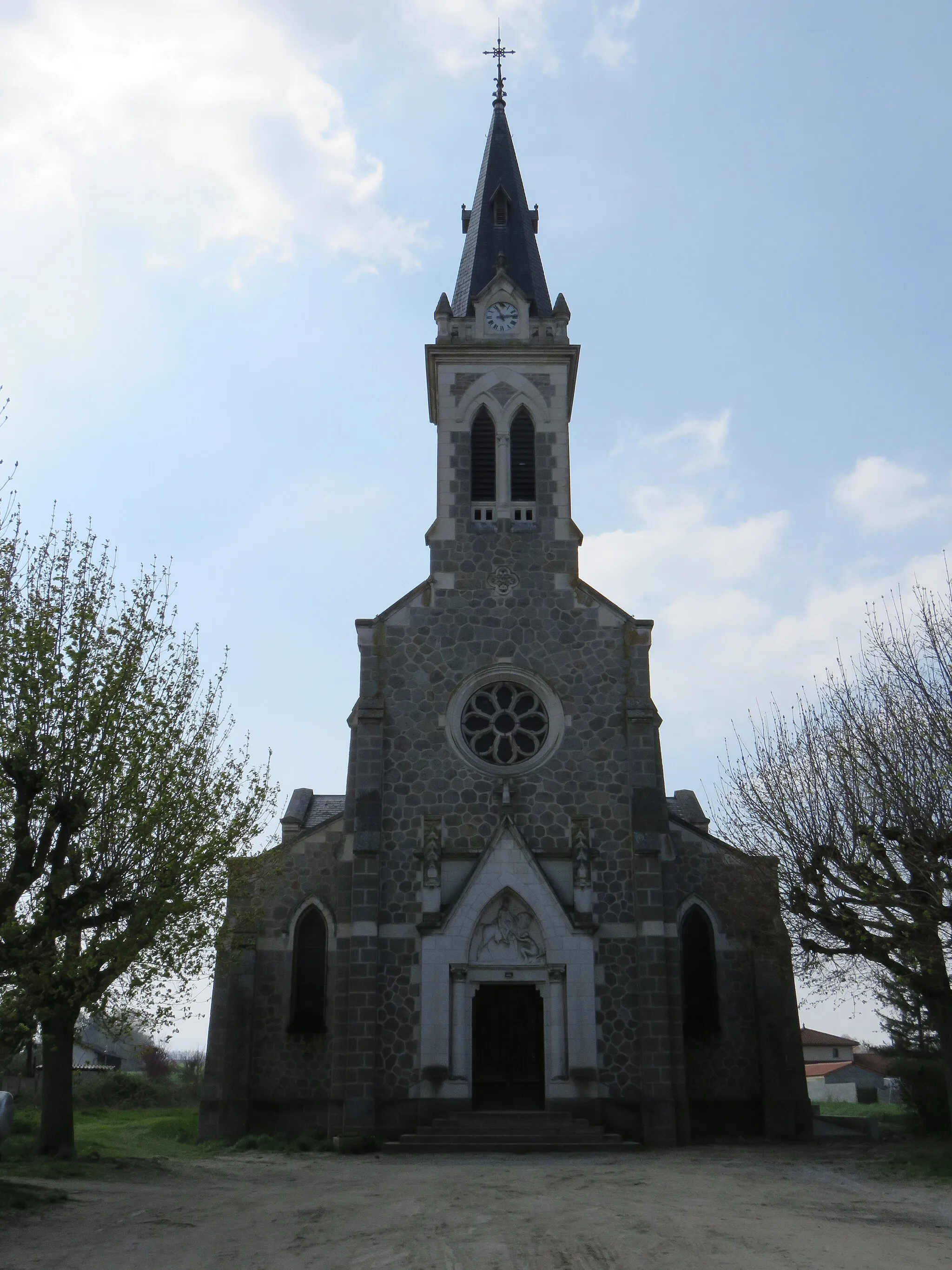 Photo showing: Église Saint-Martin de Magneux-Haute-Rive (Loire, France).