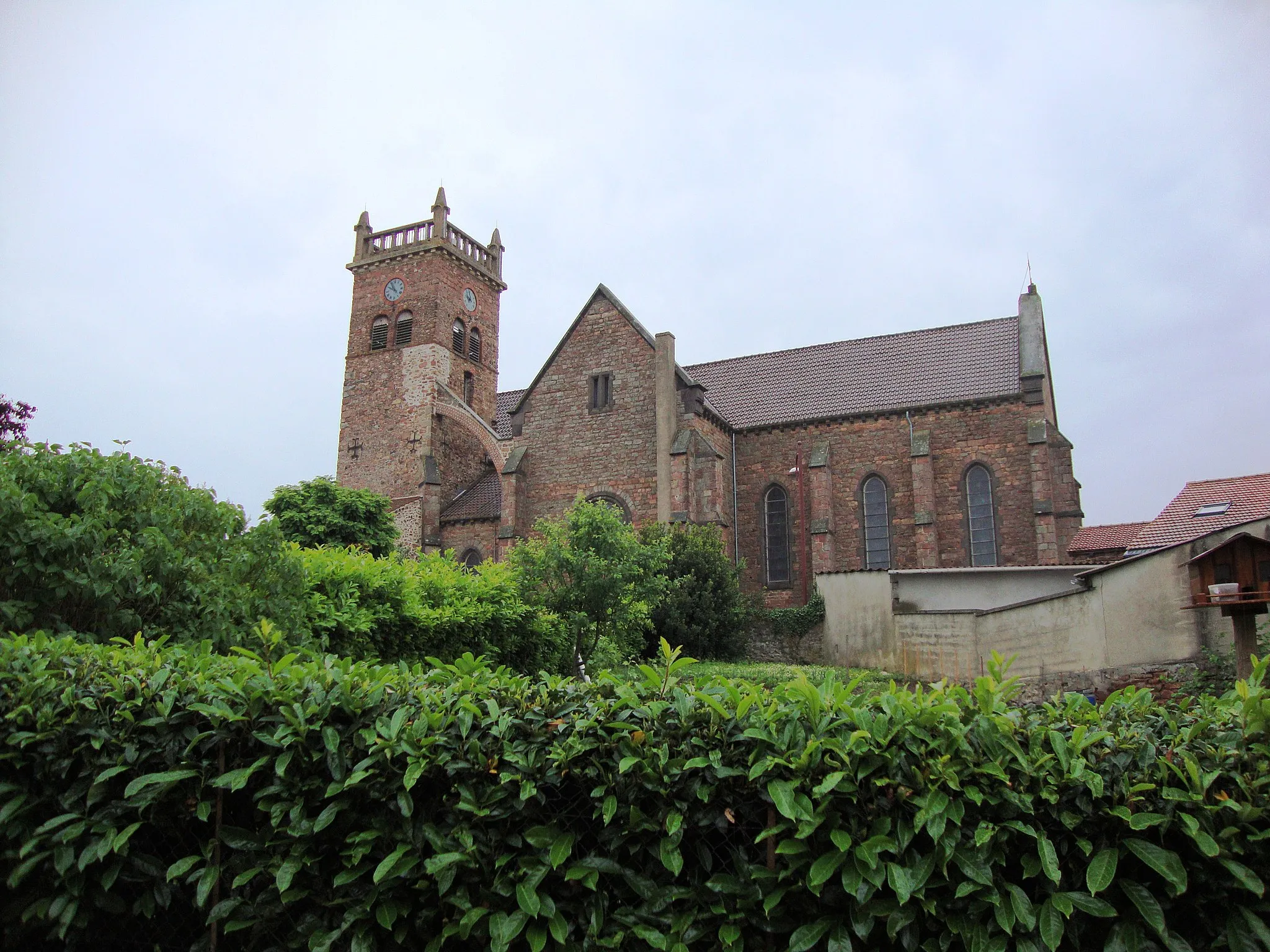 Photo showing: Saint-Cyr-de-Favières (Loire, Fr) church