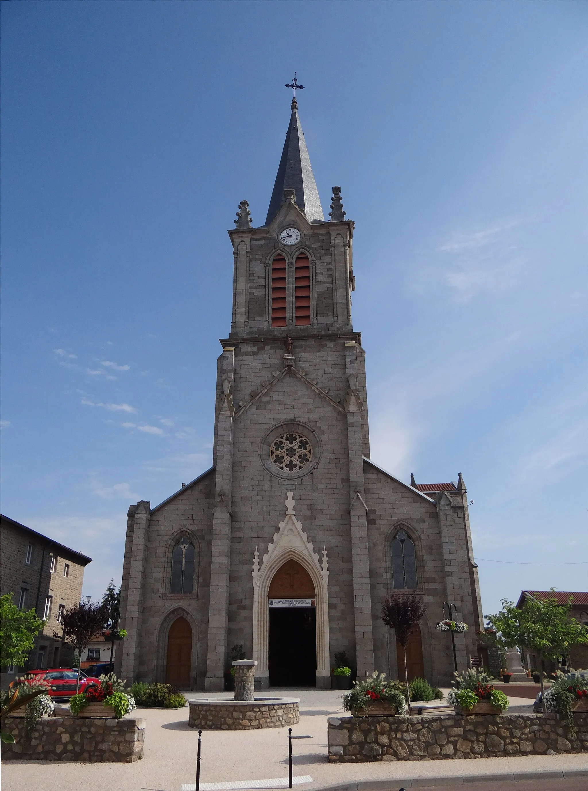 Photo showing: L'église de Saint-Martin-Lestra, Loire, France.