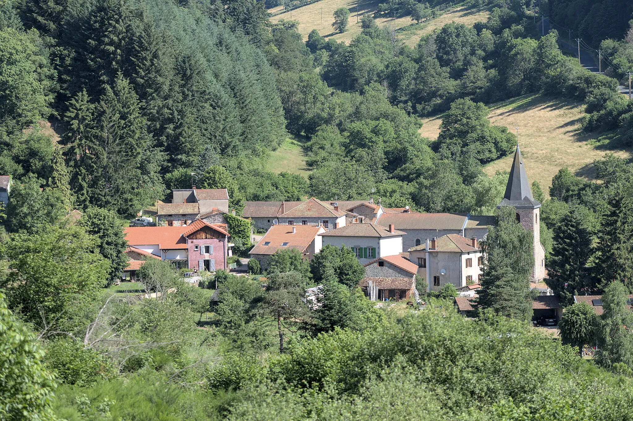 Photo showing: Vue du village depuis le cimetière.