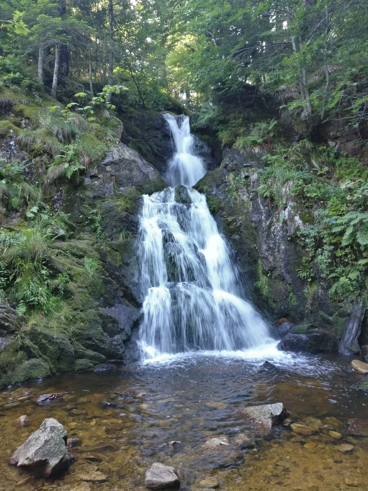 Photo showing: La Cascade de Chorsin située entre Sauvain et Saint-Bonnet-le-Courreau