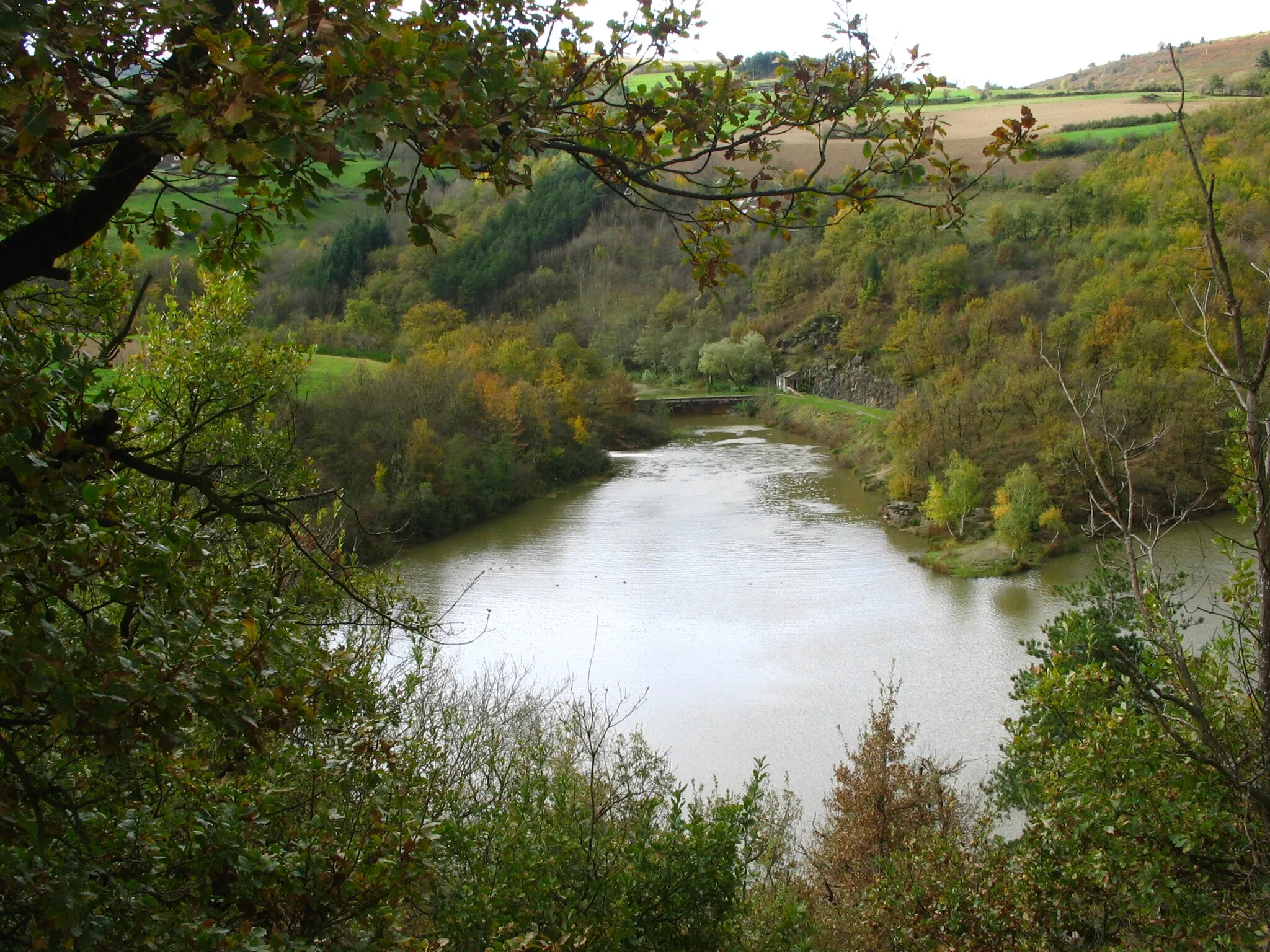 Photo showing: Retenue du barrage de Couzon, entre Rive de Gier et Ste-Croix en Jarez (Loire).