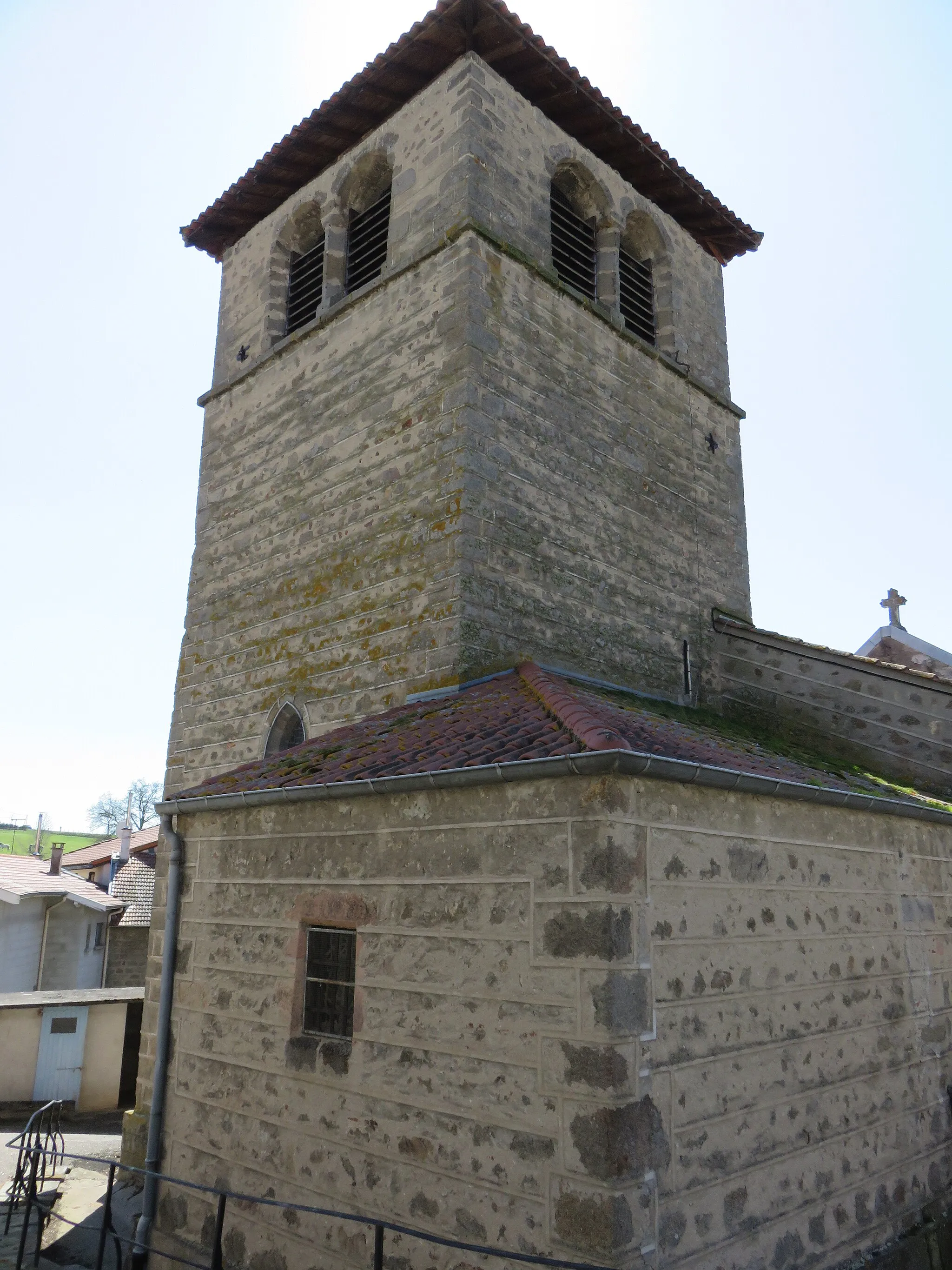 Photo showing: Le clocher de l'église Saint-Pierre de Valeille (Loire, France).