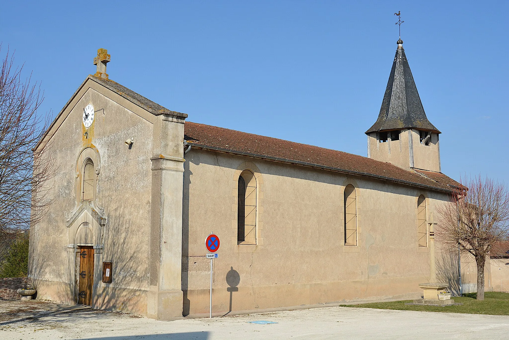Photo showing: Church of Urbise, Loire, Auvergne-Rhône-Alpes, France.