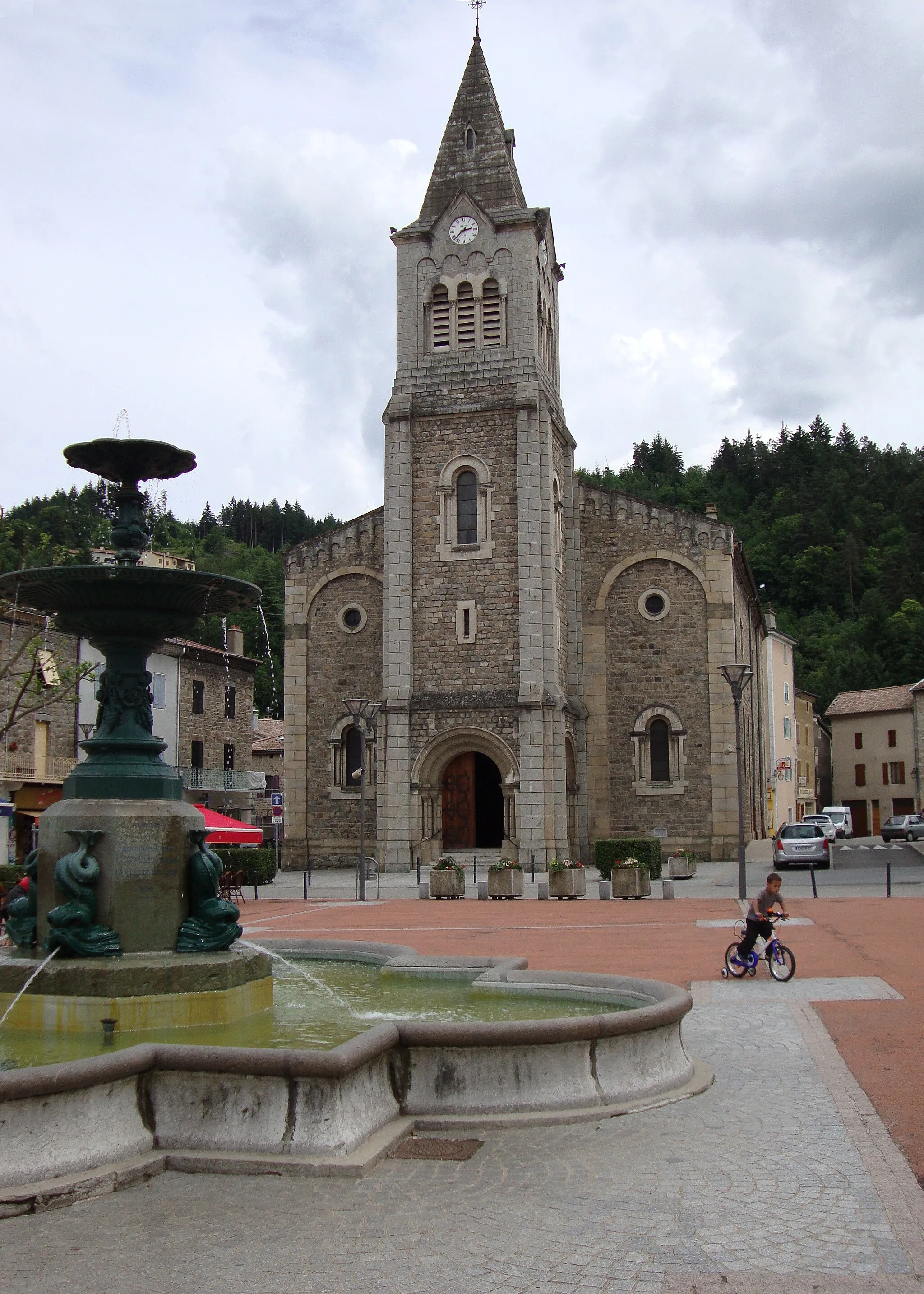 Photo showing: Le Cheylard (Ardèche, Fr) church