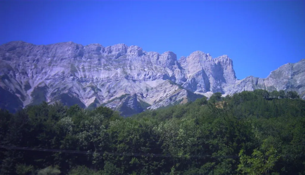 Photo showing: La montagne de Faraut au-dessus du Glaizil