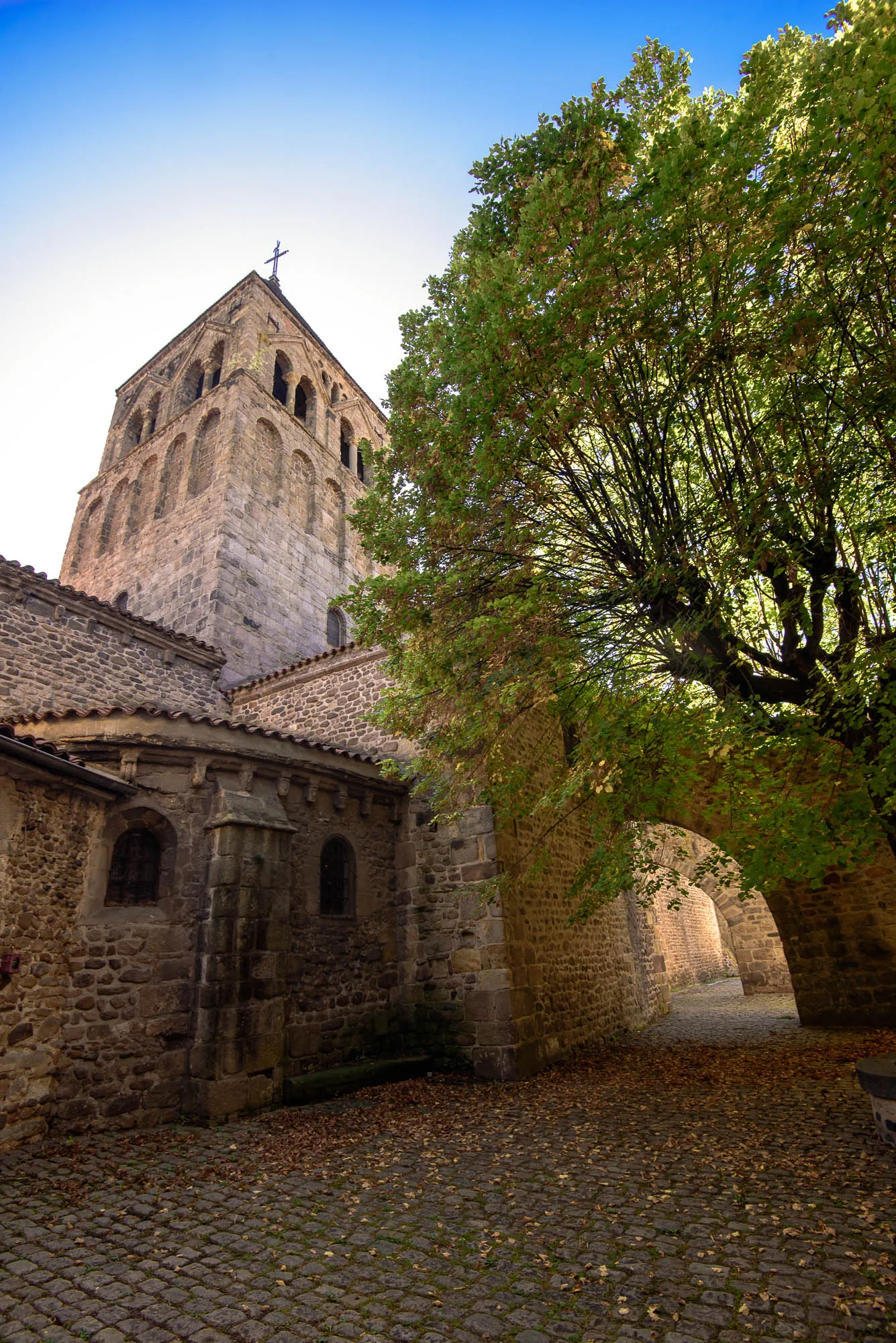 Photo showing: This building is indexed in the base Mérimée, a database of architectural heritage maintained by the French Ministry of Culture, under the reference PA00117639 .