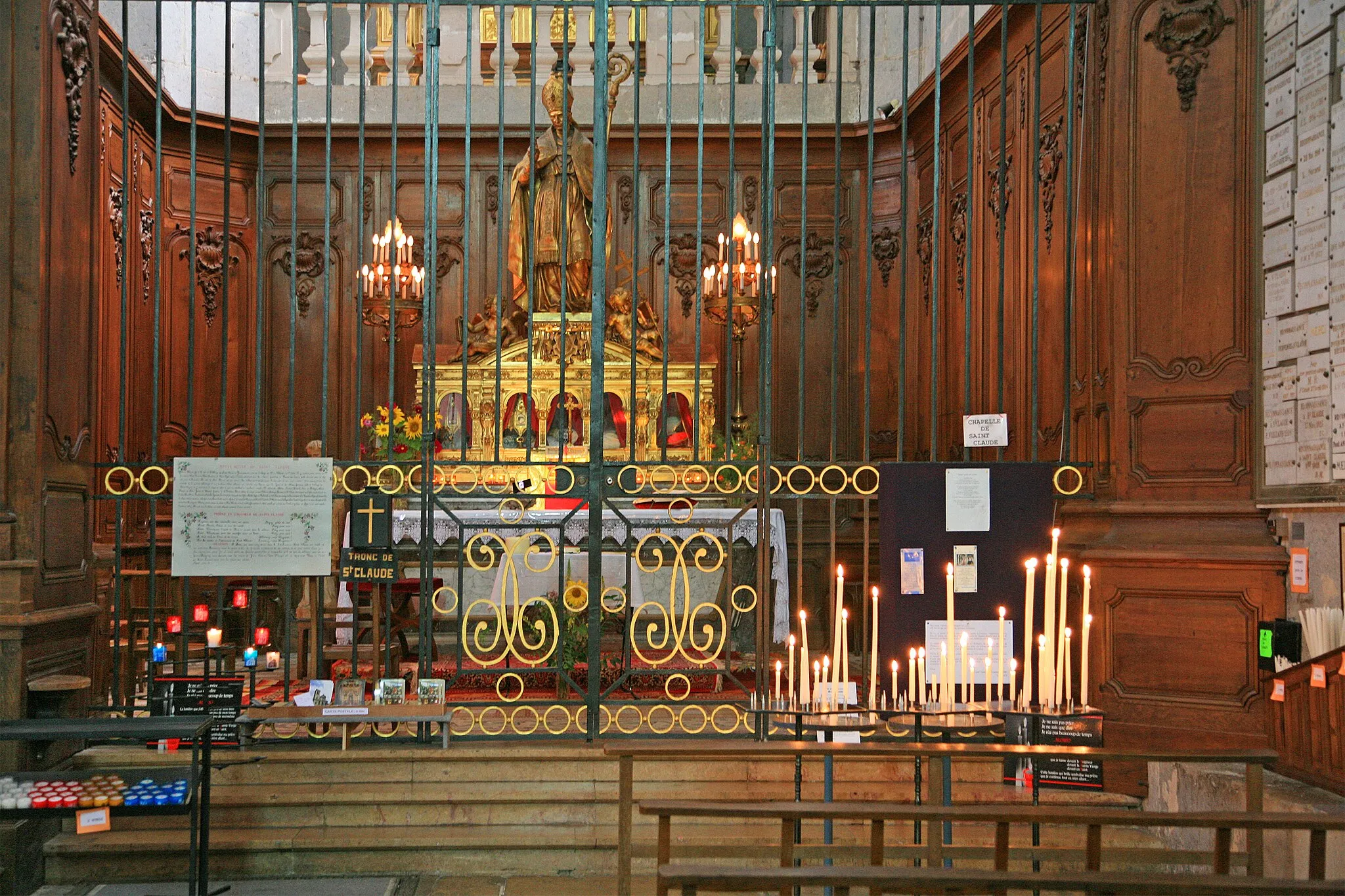 Photo showing: Kathedrale Saint-Pierre de Saint-Claude. Saint-Claude (Jura) ist eine Stadt im Departement Jura in Frankreich.