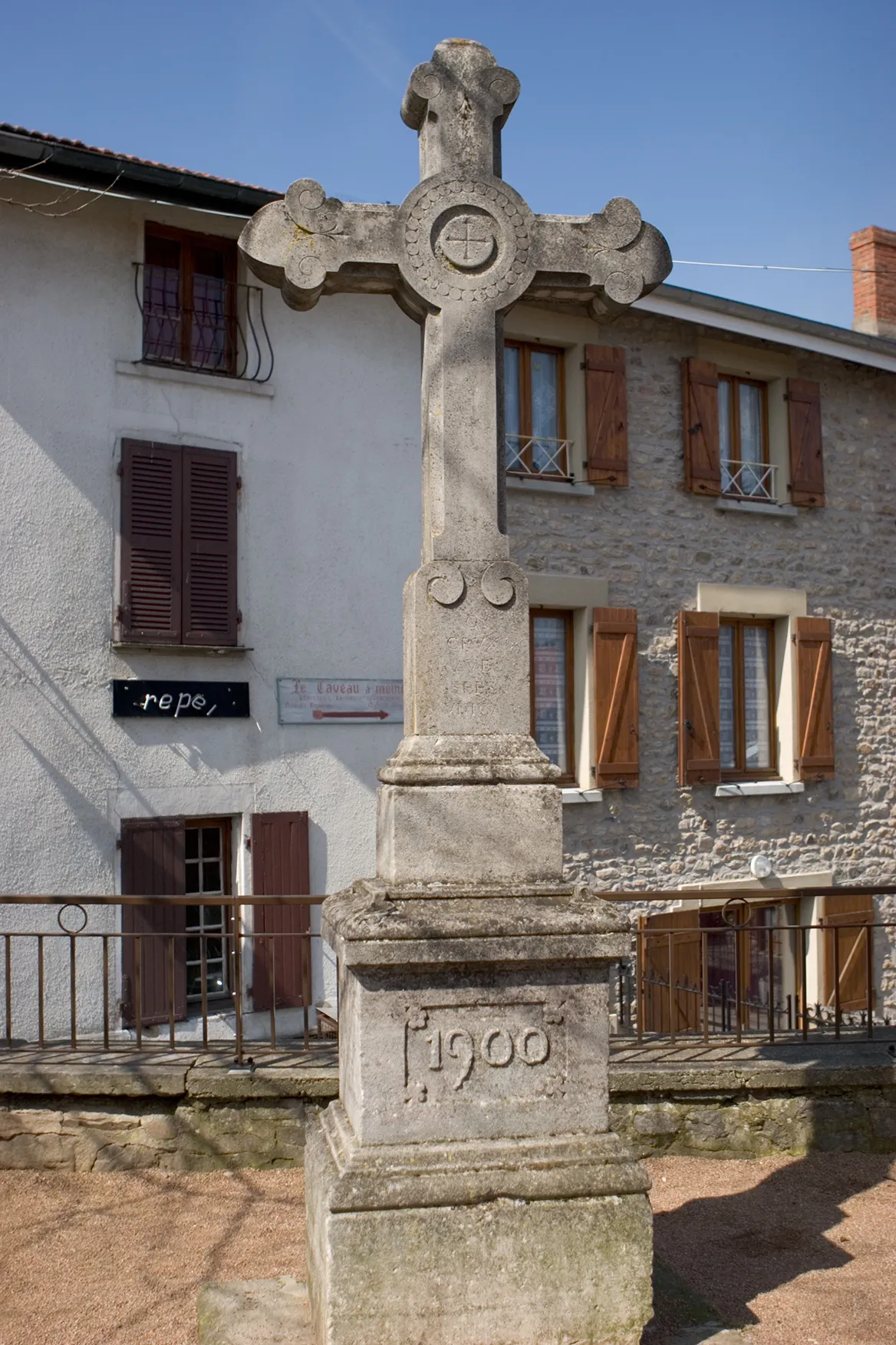 Photo showing: Yzeron, France.