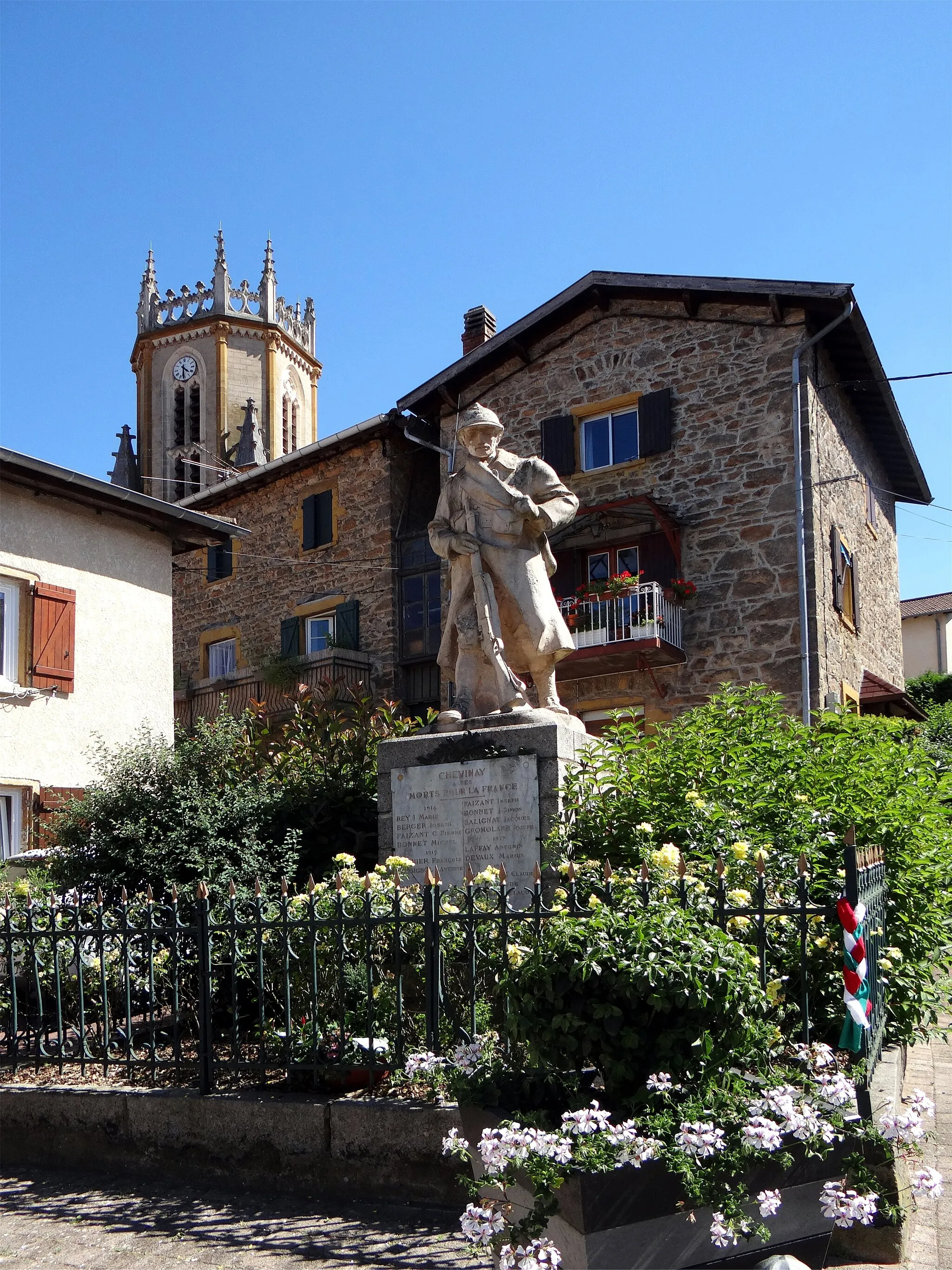 Photo showing: Monument aux Morts, Chevinay, Rhônes, France.