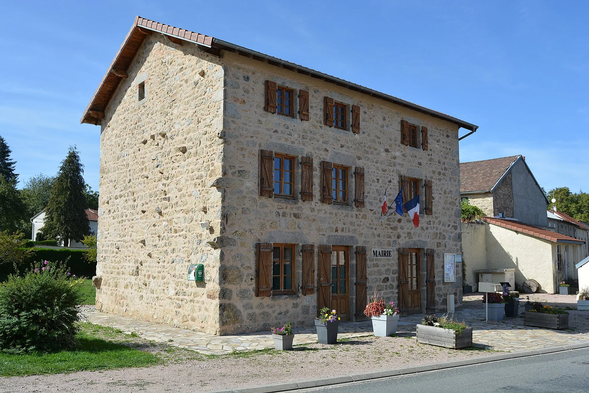 Photo showing: Mairie de La Guillermie (Allier, Auvergne-Rhône-Alpes, France).