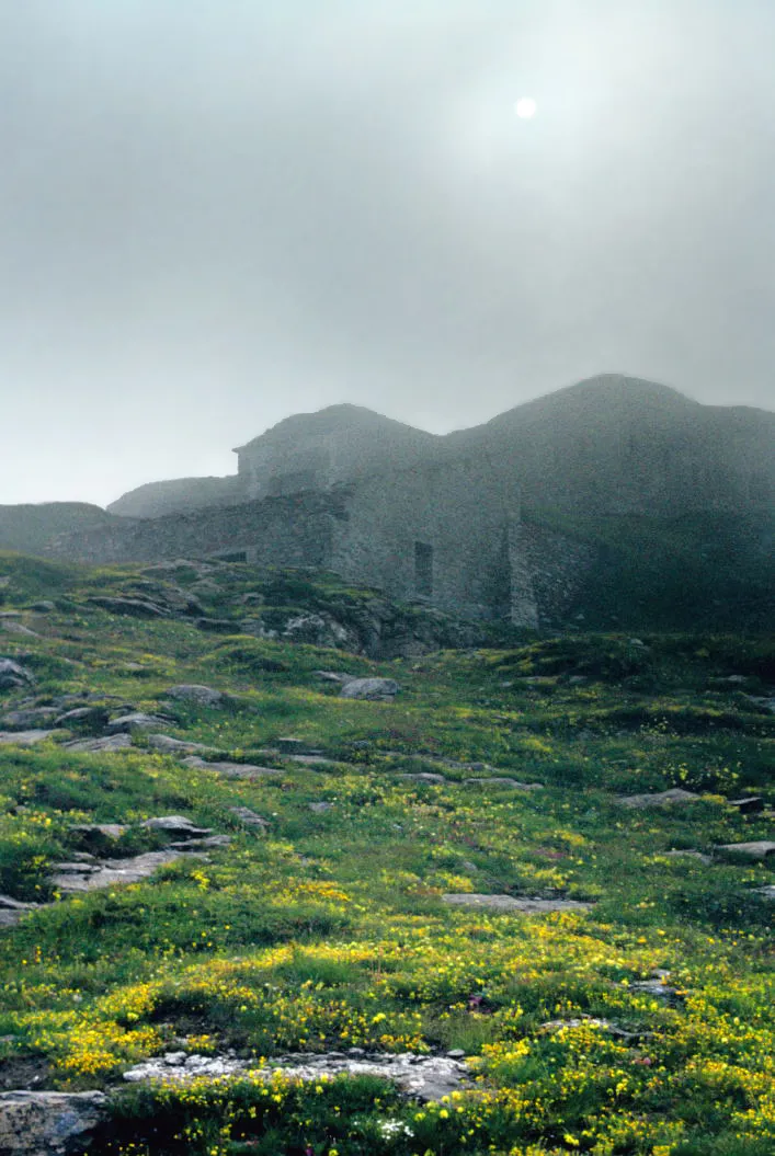 Photo showing: Fort Variselle / Varisello with fog. Val-Cenis, Savoie, France