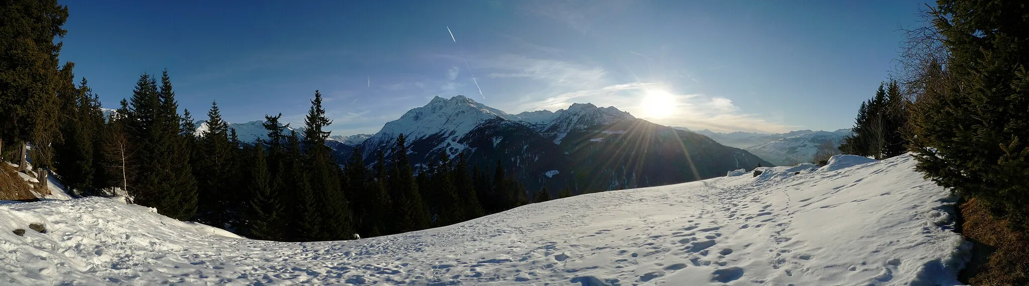 Photo showing: View of the valley from La Rosière