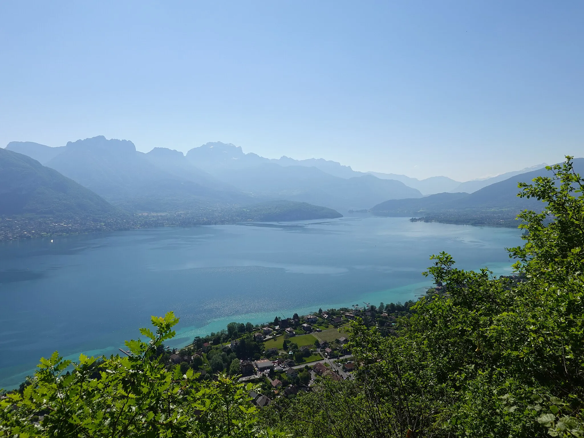 Photo showing: LAc d'Annecy @ Croix de Chuguet @ Semnoz