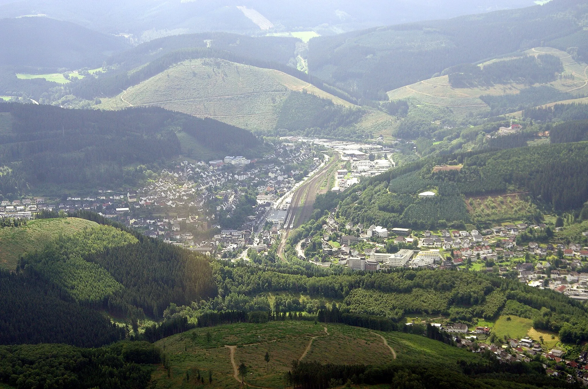 Photo showing: Aerial view of Lennestadt-Altenhundem (seen from the north)