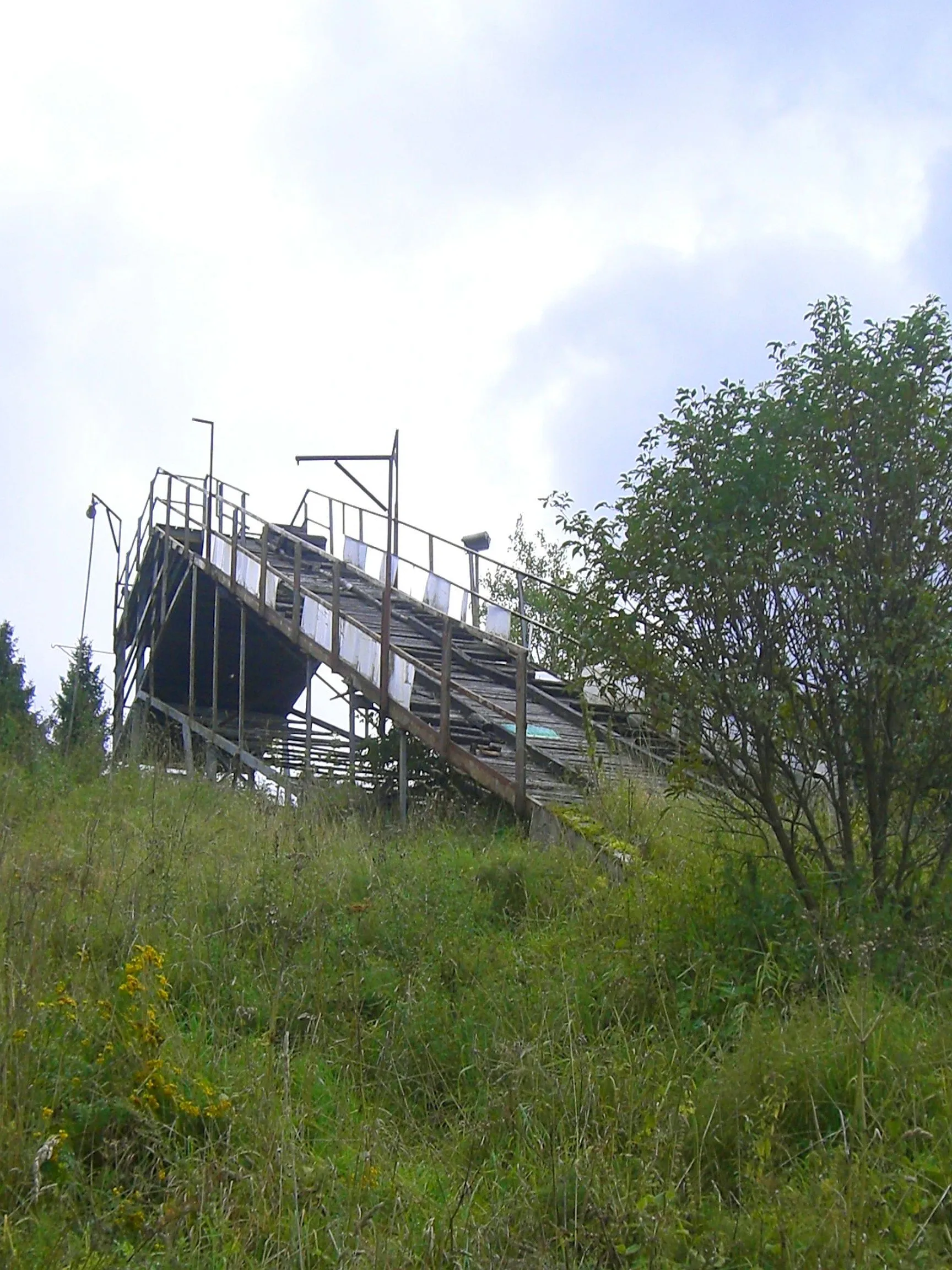 Photo showing: Eisengerüst der Skisprungschanze