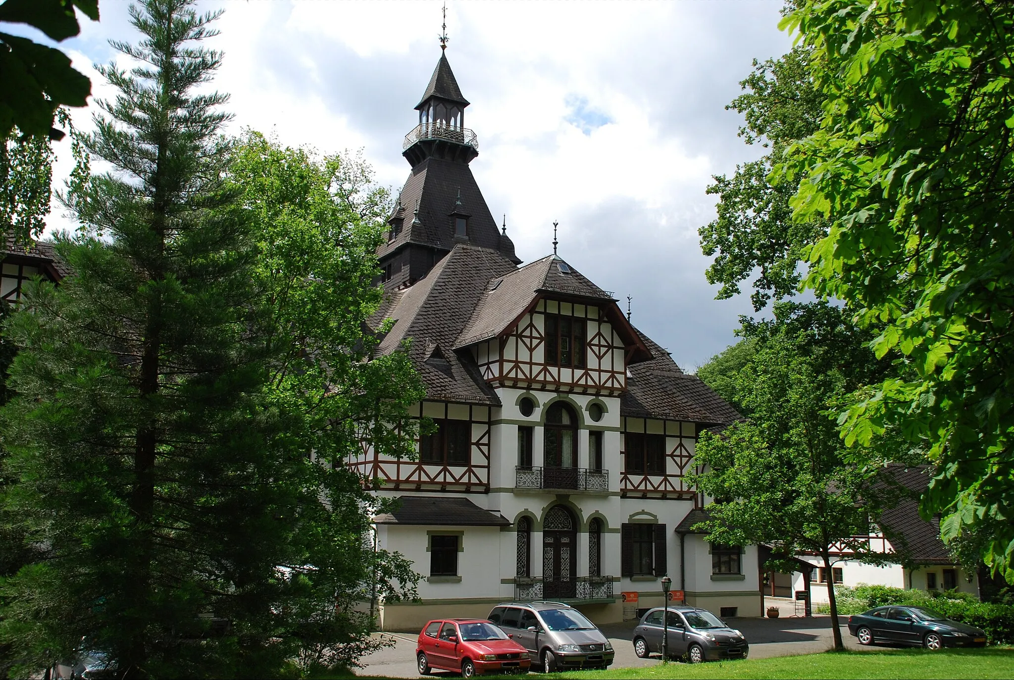 Photo showing: Das Jagdschloss St. Meinolf ist ein Profangebäude in der Wilhelmsruh 1 in Stockum, einem Ortsteil der Gemeinde Möhnesee im Kreis Soest (Nordrhein-Westfalen).