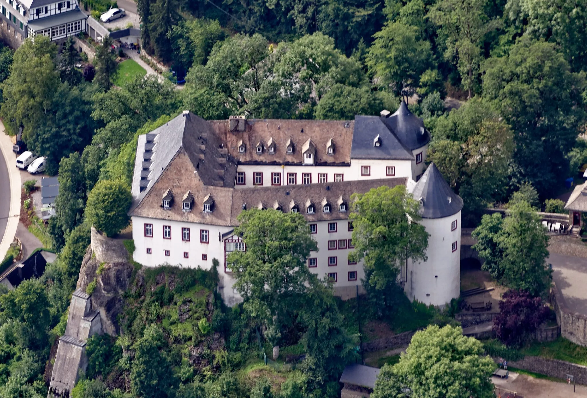 Photo showing: Burg Bilstein (Lennestadt-Bilstein)

The production, editing or release of this file was supported by the Community-Budget of Wikimedia Deutschland.
To see other files made with the support of Wikimedia Deutschland, please see the category Supported by Wikimedia Deutschland.
العربية ∙ বাংলা ∙ Deutsch ∙ English ∙ Esperanto ∙ français ∙ magyar ∙ Bahasa Indonesia ∙ italiano ∙ 日本語 ∙ македонски ∙ മലയാളം ∙ Bahasa Melayu ∙ Nederlands ∙ português ∙ русский ∙ svenska ∙ українська ∙ +/−