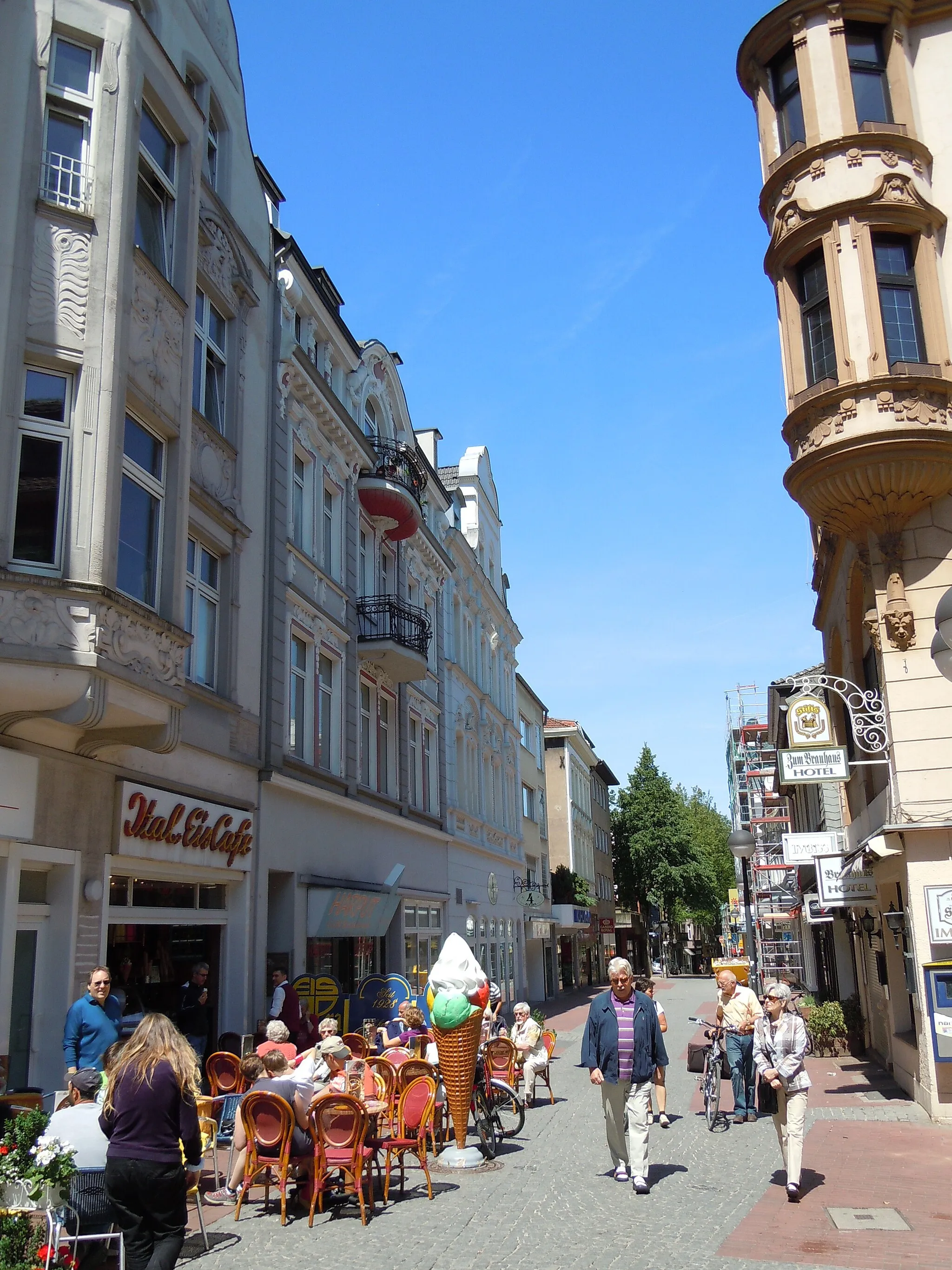 Photo showing: Haupteinkaufstraße im Hörder Stadtzentrum