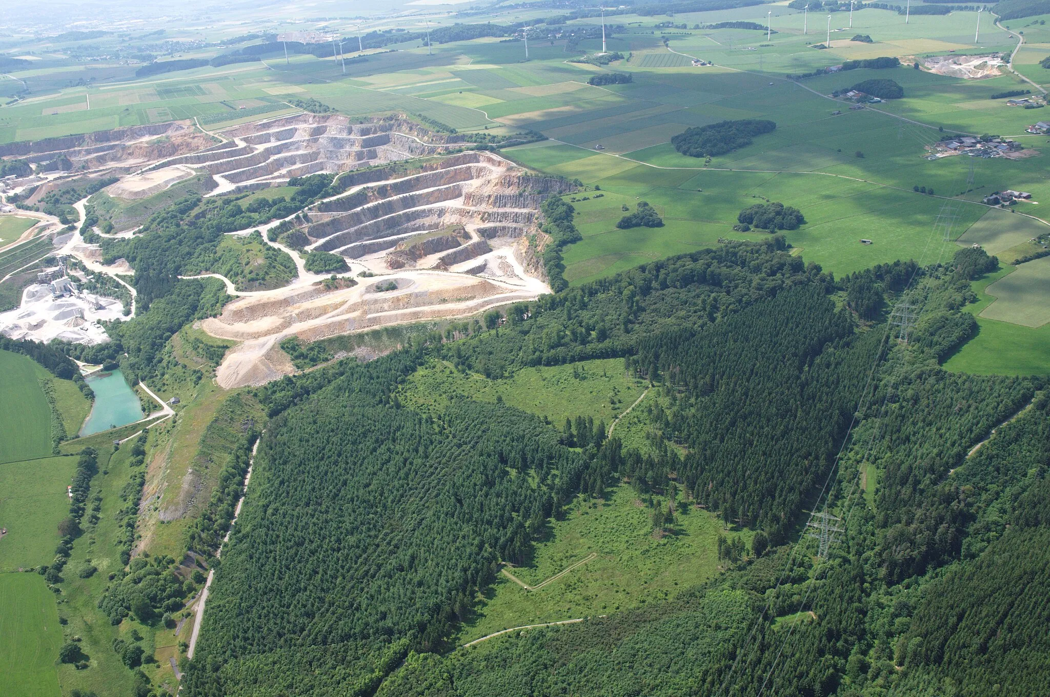 Photo showing: Fotoflug Sauerland-Ost: Kalksteinbruch Rösenbeck der Firma Rheinkalk in Messinghausen.

The production, editing or release of this file was supported by the Community-Budget of Wikimedia Deutschland.
To see other files made with the support of Wikimedia Deutschland, please see the category Supported by Wikimedia Deutschland.
العربية ∙ বাংলা ∙ Deutsch ∙ English ∙ Esperanto ∙ français ∙ magyar ∙ Bahasa Indonesia ∙ italiano ∙ 日本語 ∙ македонски ∙ മലയാളം ∙ Bahasa Melayu ∙ Nederlands ∙ português ∙ русский ∙ svenska ∙ українська ∙ +/−