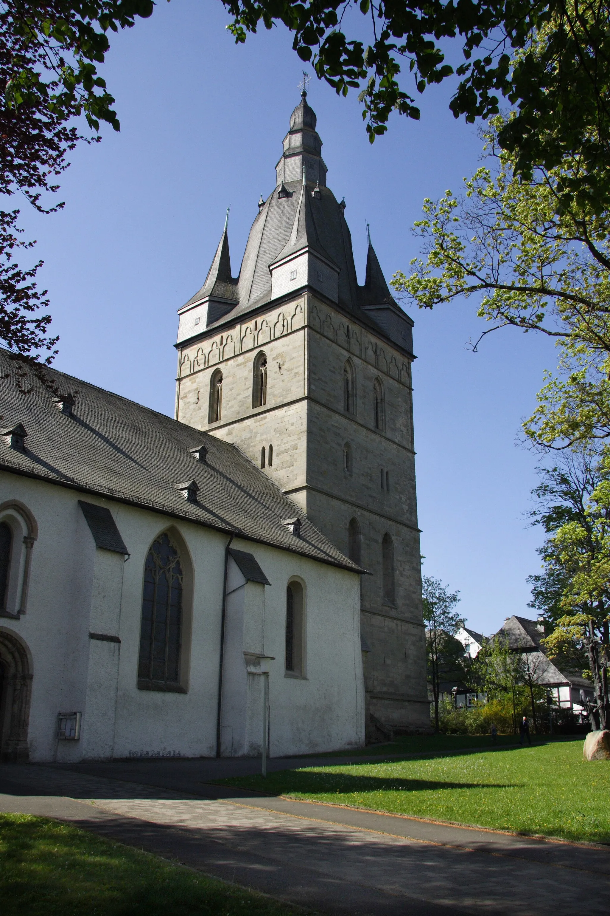 Photo showing: Turm der Briloner Propsteikirche
