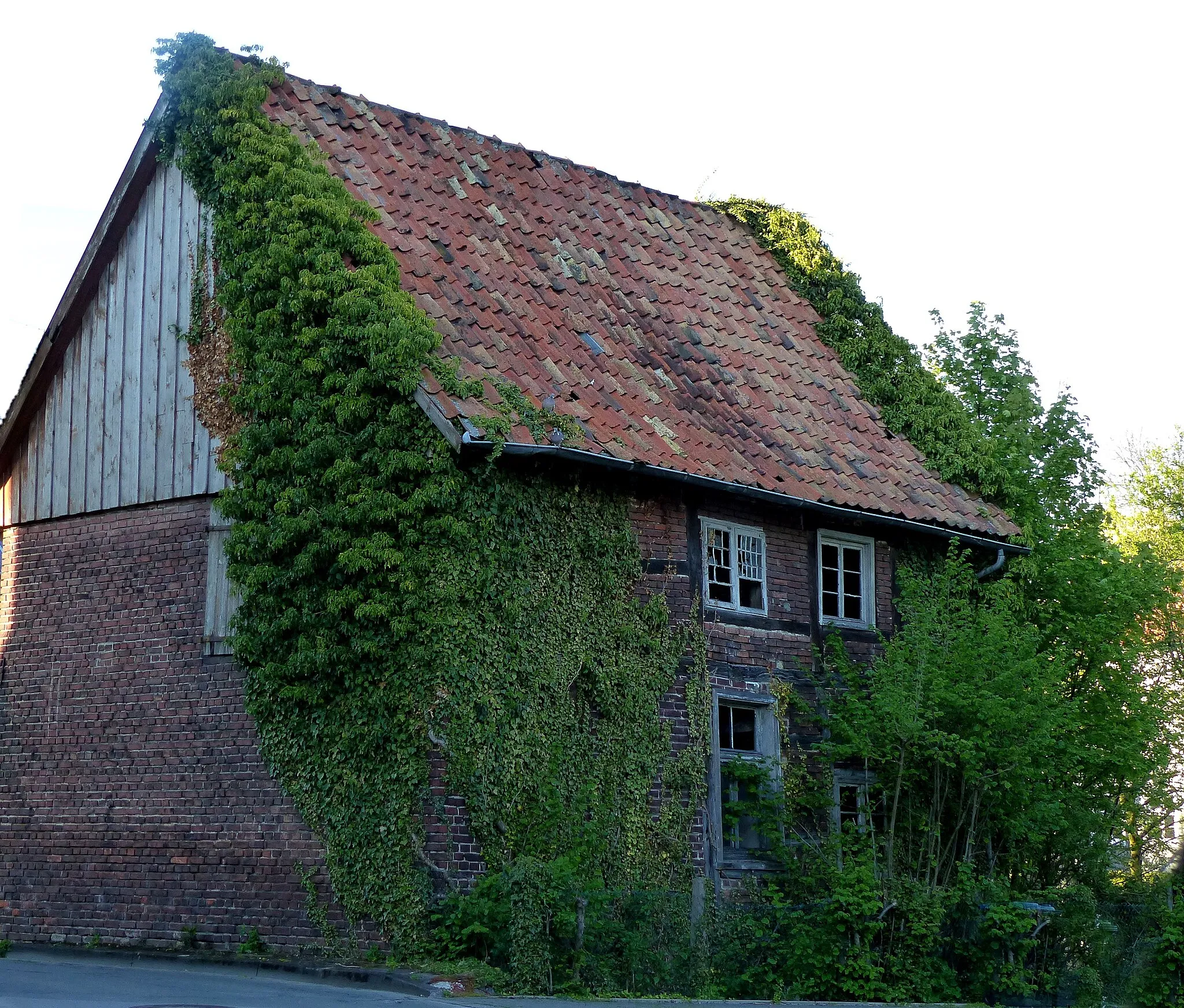 Photo showing: Ostinghausen – Dornröschen-Märchenhaus