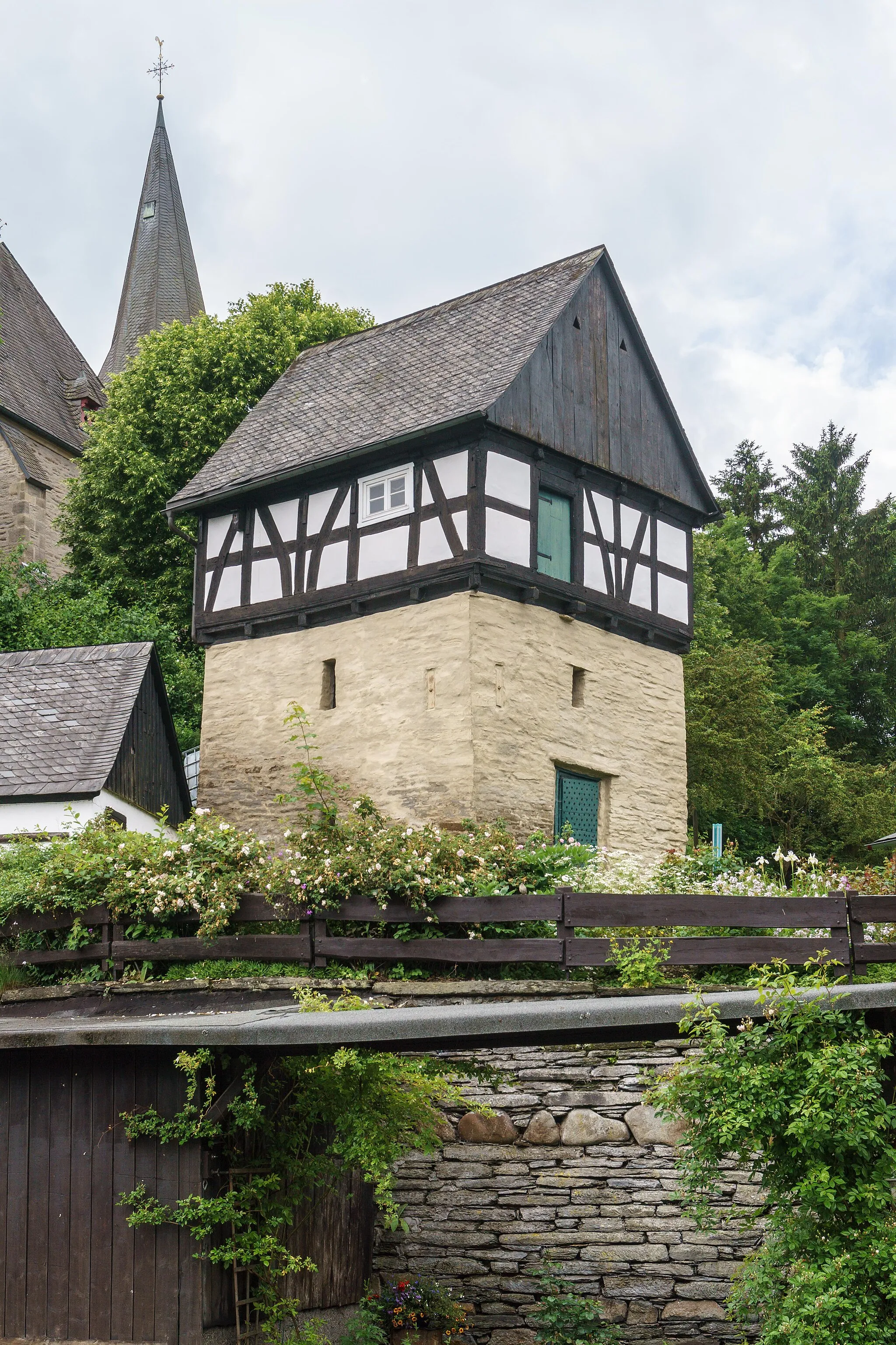 Photo showing: Reisen Speicher, Zehntspeicher in Assinghausen Der Speicher, erbaut 1556, ist das älteste Gebäude im Stadtgebiet von Olsberg.
