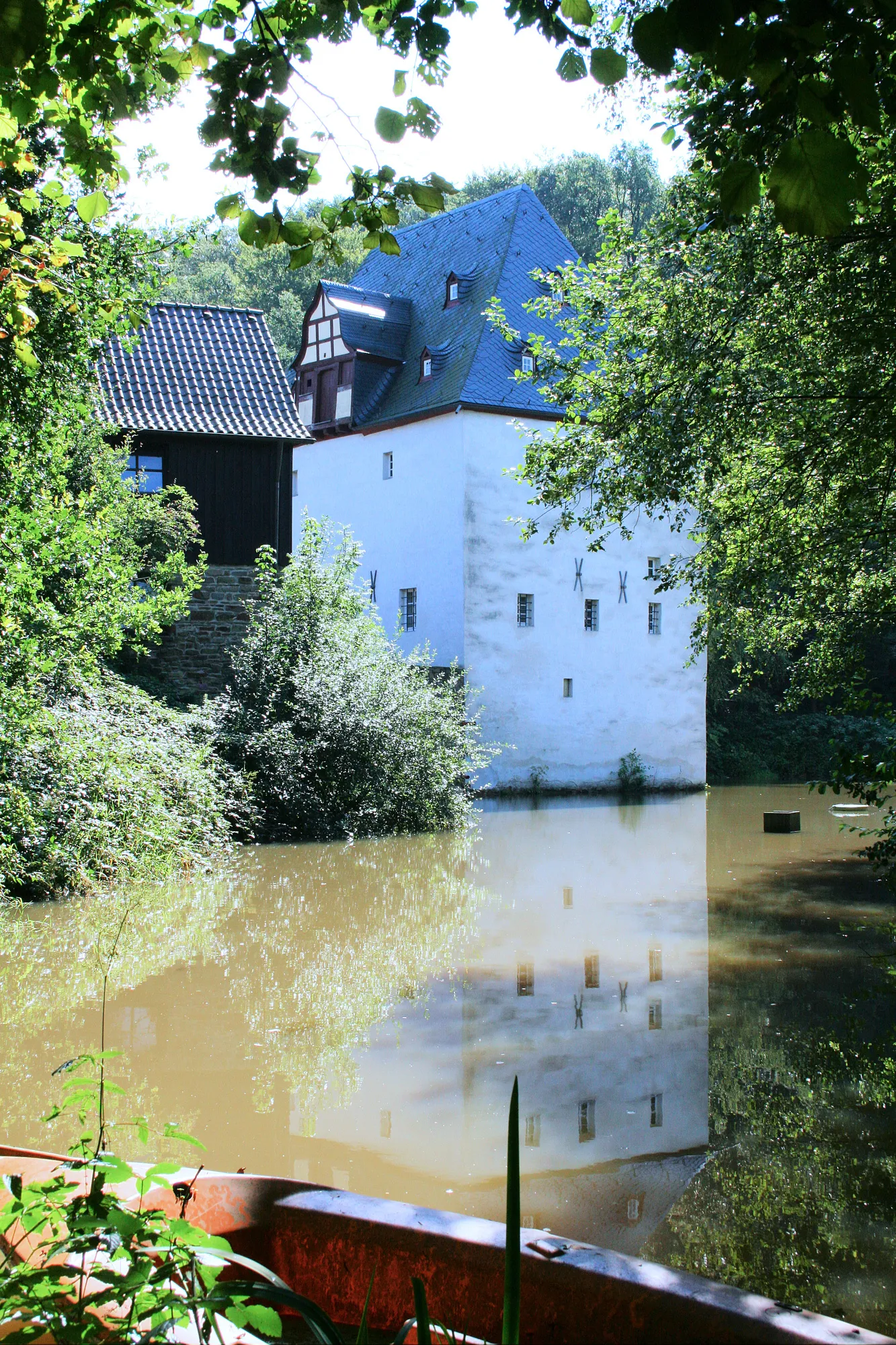 Photo showing: Burg Overbach in Much