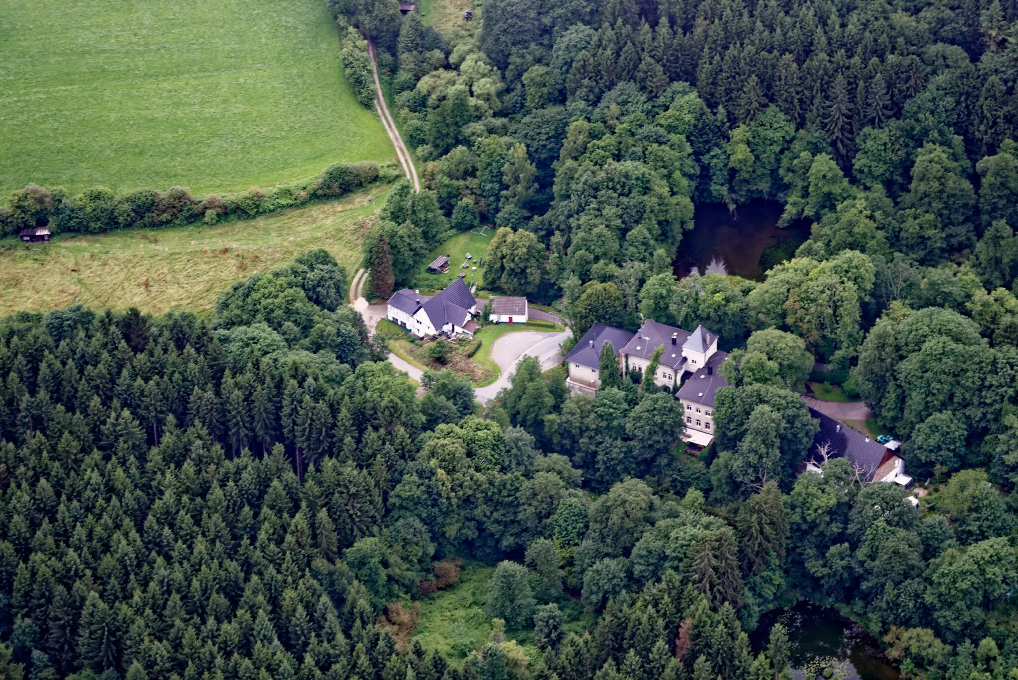 Photo showing: Schloss Oedenthal mit Oedenthaler Wassermühle

The production, editing or release of this file was supported by the Community-Budget of Wikimedia Deutschland.
To see other files made with the support of Wikimedia Deutschland, please see the category Supported by Wikimedia Deutschland.
العربية ∙ বাংলা ∙ Deutsch ∙ English ∙ Esperanto ∙ français ∙ magyar ∙ Bahasa Indonesia ∙ italiano ∙ 日本語 ∙ македонски ∙ മലയാളം ∙ Bahasa Melayu ∙ Nederlands ∙ português ∙ русский ∙ svenska ∙ українська ∙ +/−