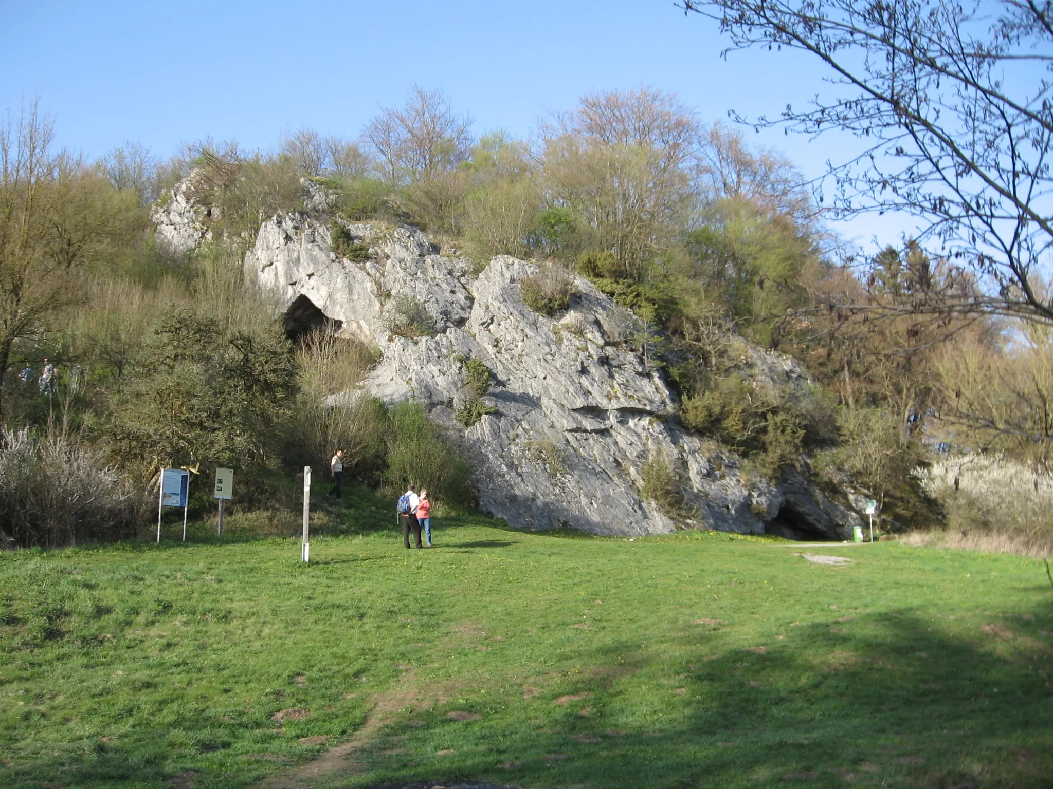 Photo showing: Höhle Hohler Stein aus Richtung Süd von der Lörmeckebrücke
