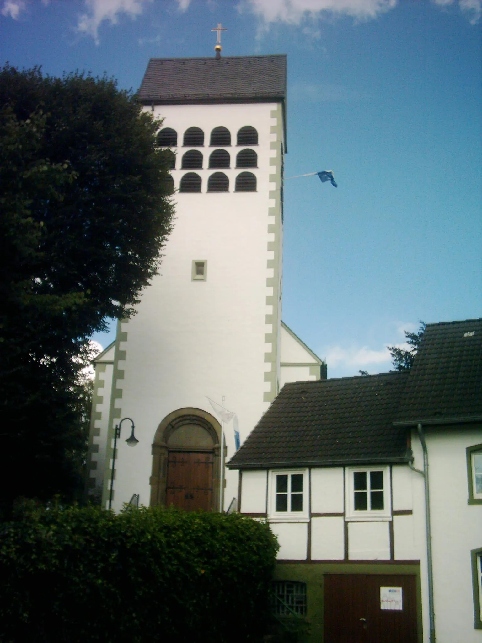 Photo showing: Dorfkirche St. Elisabeth in Möhnesee-Wamel, oberes Dorf