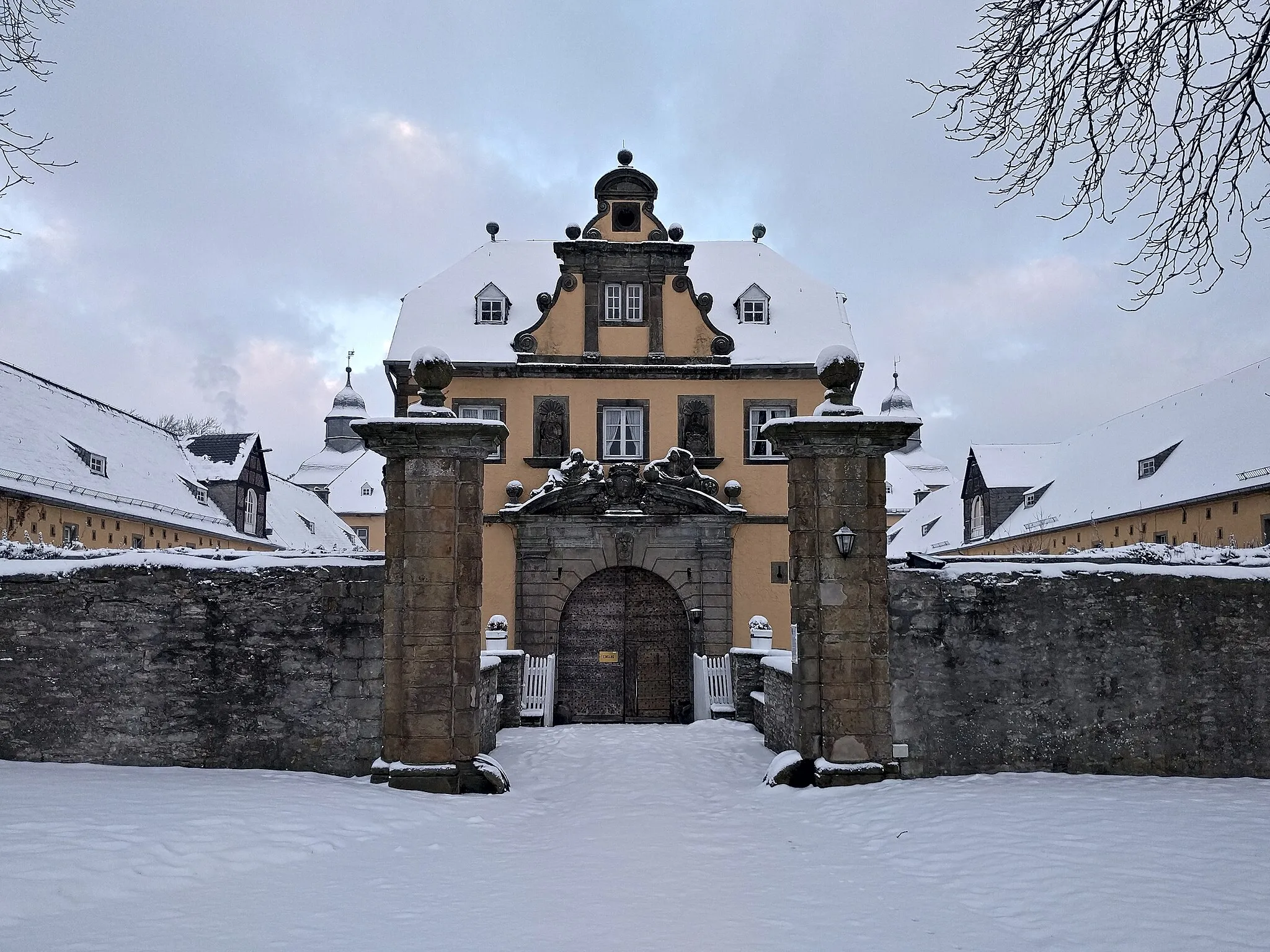 Photo showing: Schloss Eringerfeld in Geseke Eringerfeld, Kreis Soest, NRW
Steinhauser Str. 7
Denkmalnummer 65

51.587706,8.469419