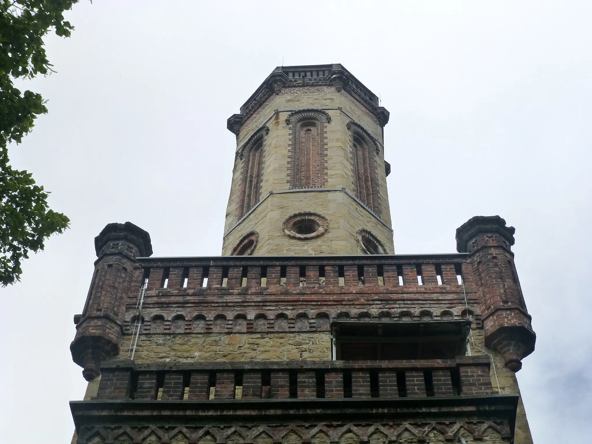 Photo showing: Freiherr-vom-Stein-Turm; Detailaufnahme vom Turmkopf