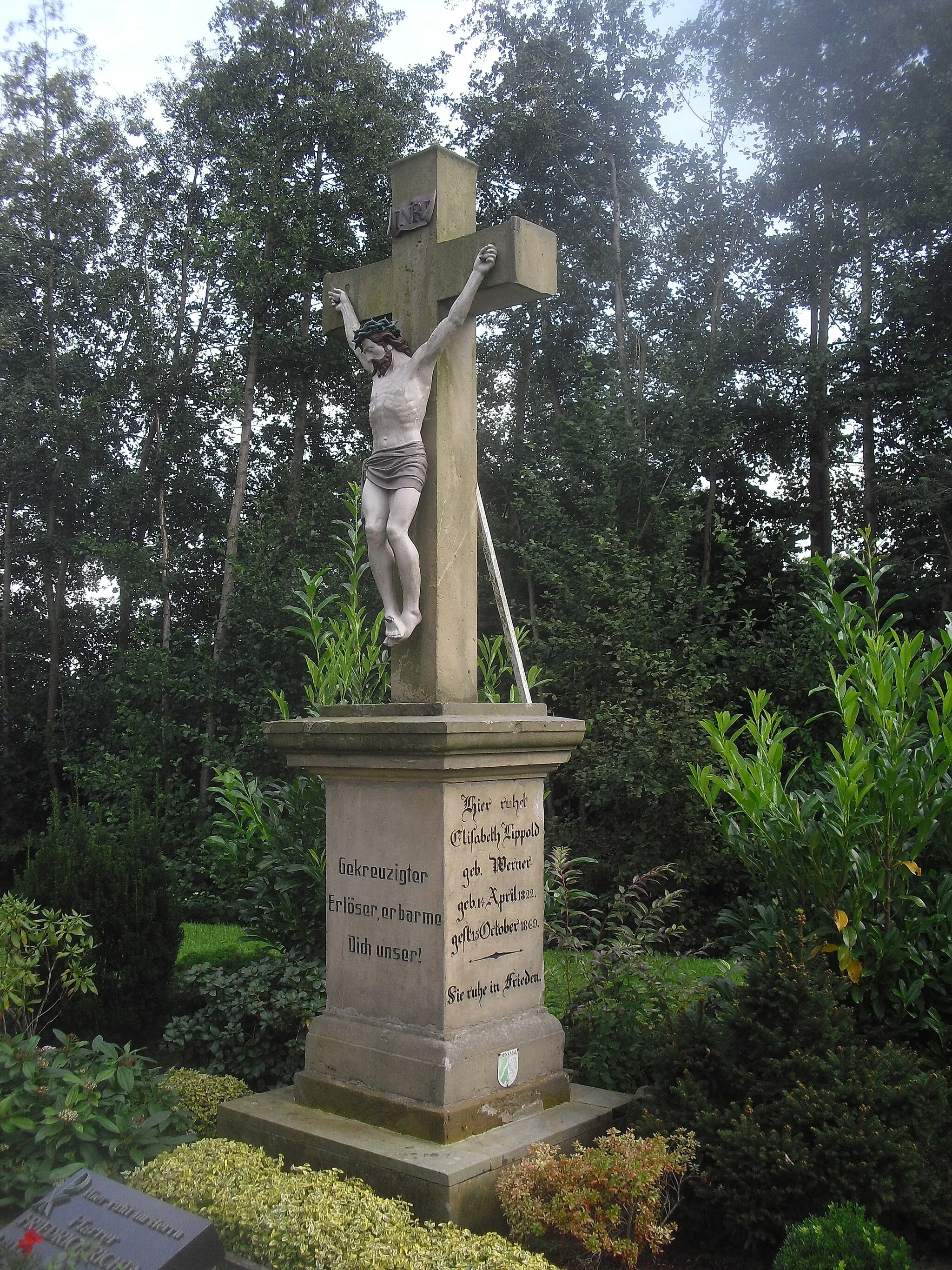 Photo showing: Hochkreuz auf dem Friedhof in Schöning