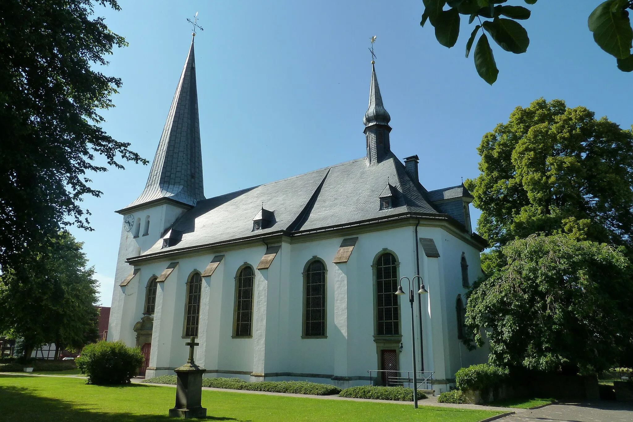 Photo showing: Die St.-Nikolaus-Kirche in Anröchte-Altengeseke.