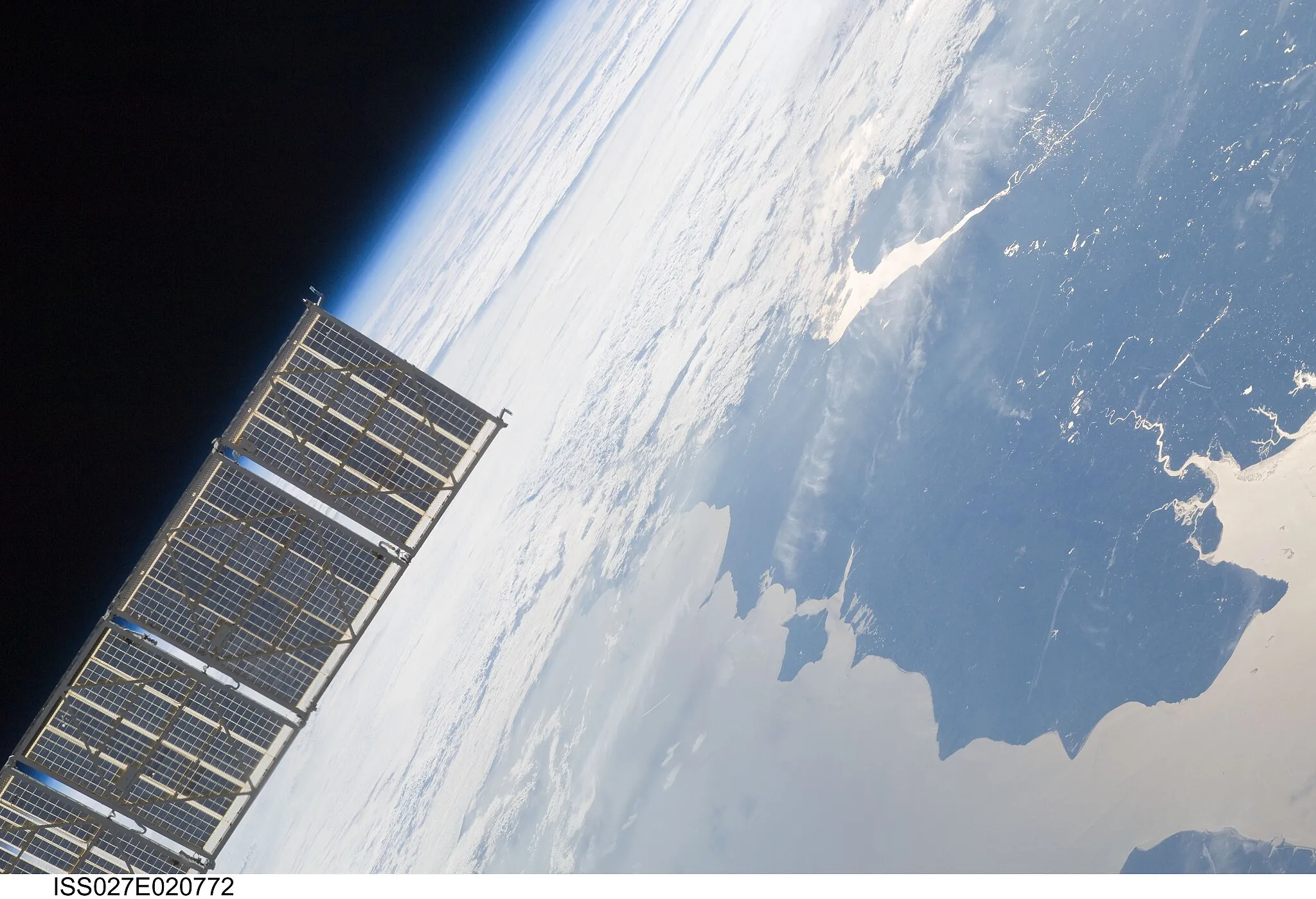 Photo showing: View of Earth taken during ISS Expedition 27.