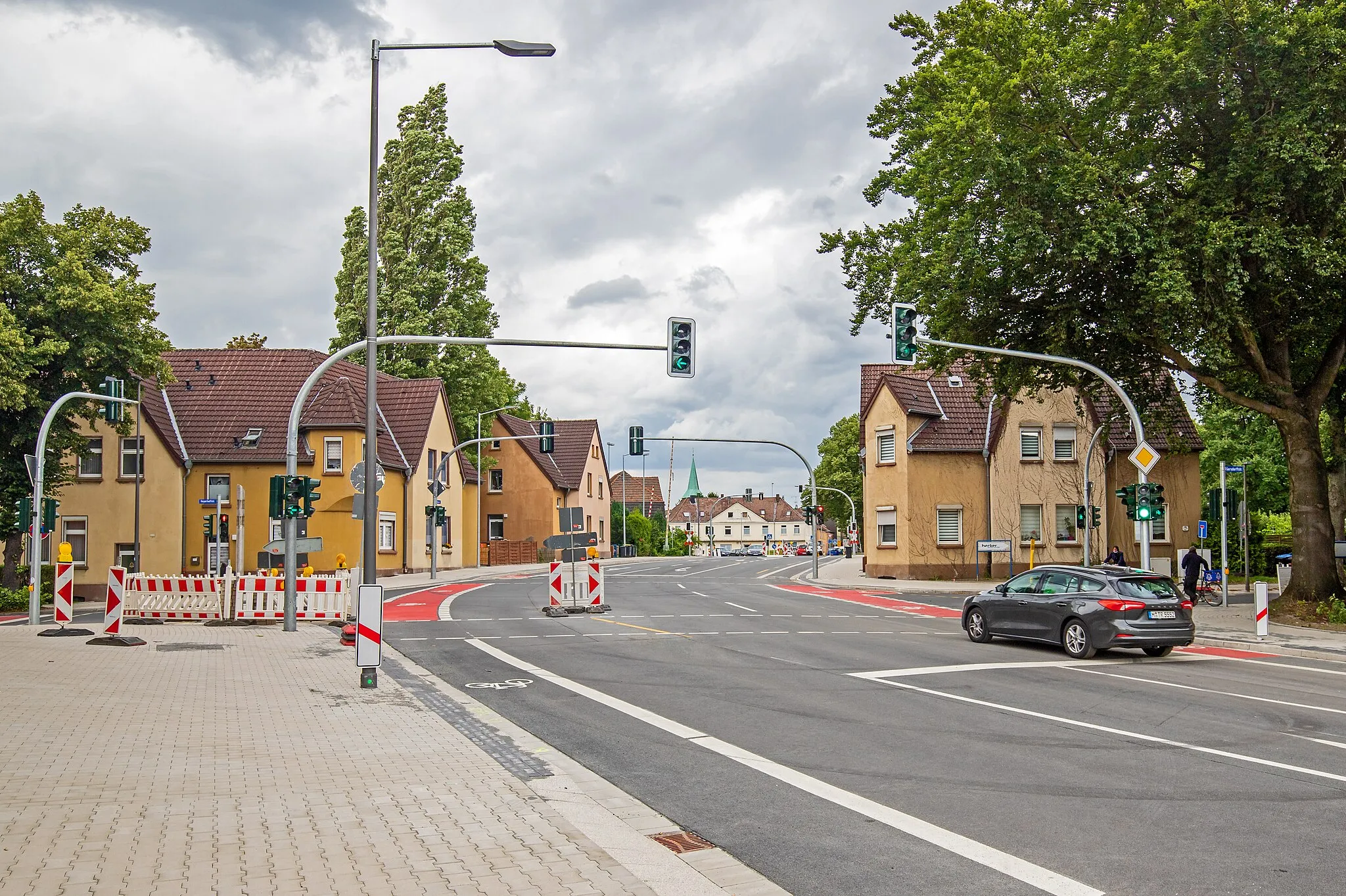 Photo showing: Römerstraße Ecke Heyerhoffstraße/Gersdorffstraße (nach Umbau 2021) - Stadt Marl, Kreis Recklinghausen, Nordrhein-Westfalen