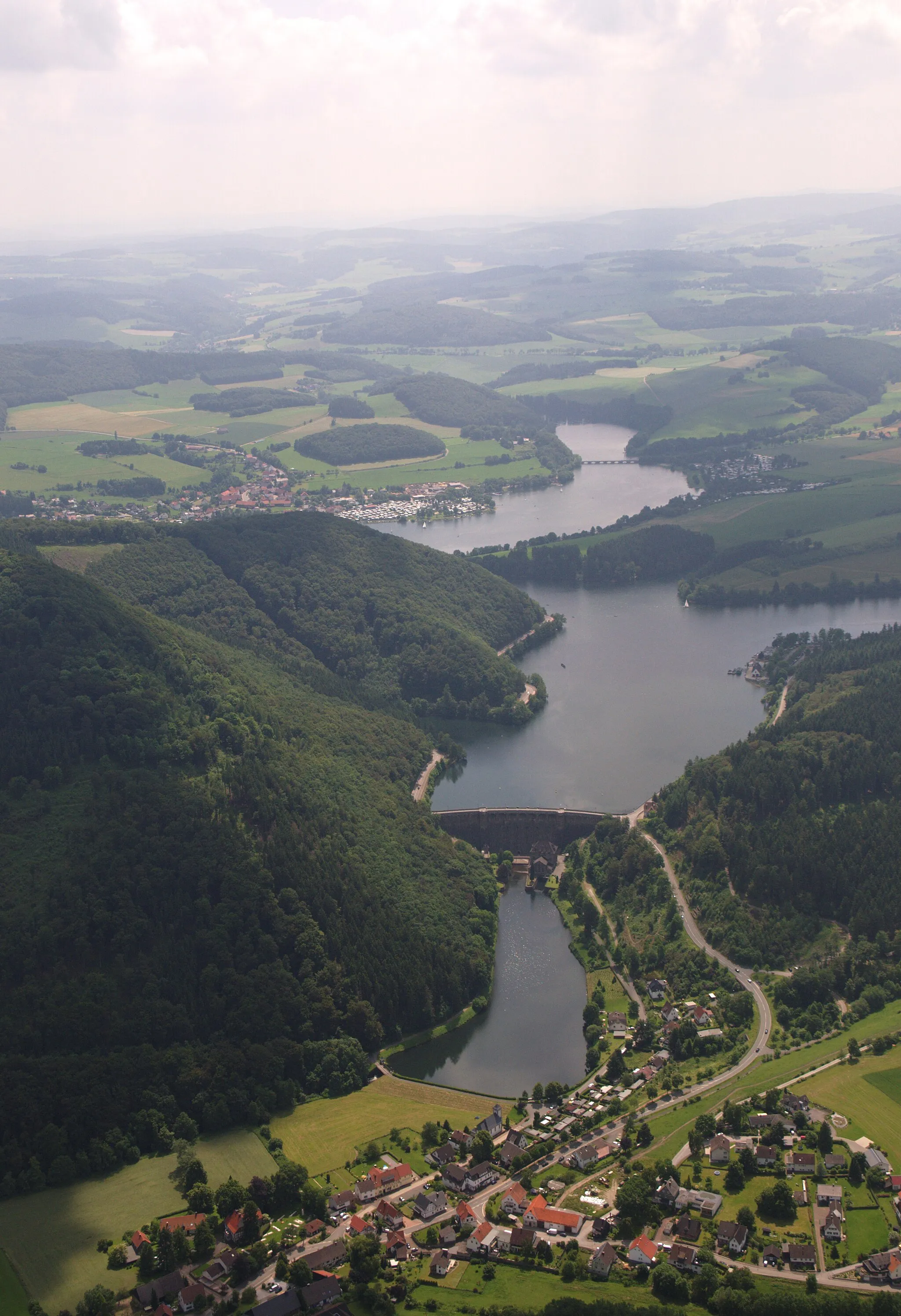 Photo showing: Fotoflug Sauerland-Ost: Blick von Norden über den Diemelsee, vorne Marsberg-Helminghausen

The production, editing or release of this file was supported by the Community-Budget of Wikimedia Deutschland.
To see other files made with the support of Wikimedia Deutschland, please see the category Supported by Wikimedia Deutschland.
العربية ∙ বাংলা ∙ Deutsch ∙ English ∙ Esperanto ∙ français ∙ magyar ∙ Bahasa Indonesia ∙ italiano ∙ 日本語 ∙ македонски ∙ മലയാളം ∙ Bahasa Melayu ∙ Nederlands ∙ português ∙ русский ∙ svenska ∙ українська ∙ +/−