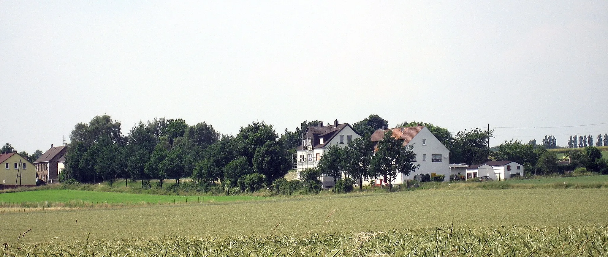 Photo showing: Dortmunder Ortsteil Salingen (Vordergrund), Blick von der L660 in westliche Richtung nach Witten-Stockum