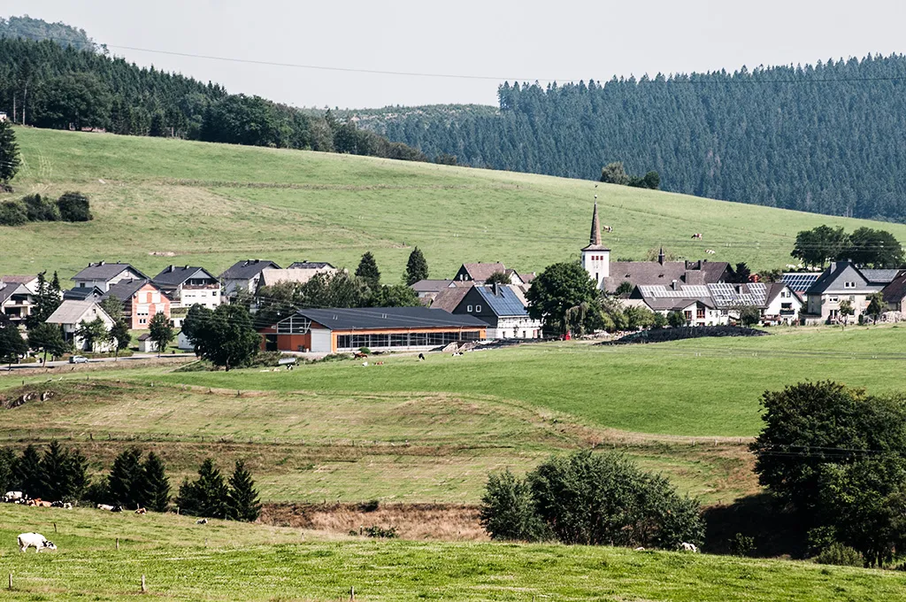 Photo showing: Meinkenbracht, Ortsteil von Sundern/Sauerland; Ansicht von Süden