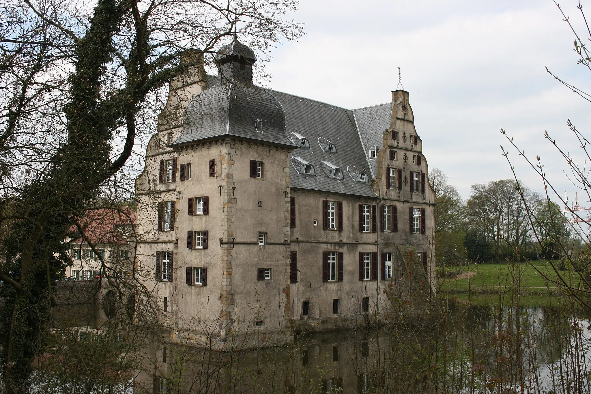 Photo showing: Dortmund, Germany. Bodelschwingh castle, view from South-West.