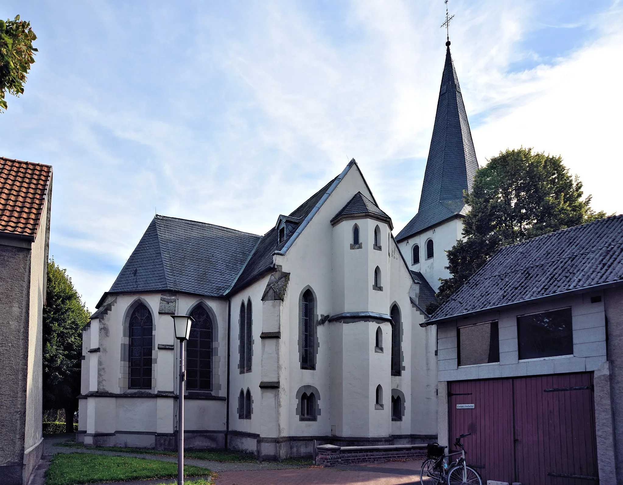 Photo showing: Ev. Kirche Unna-Lünern, Nordseite