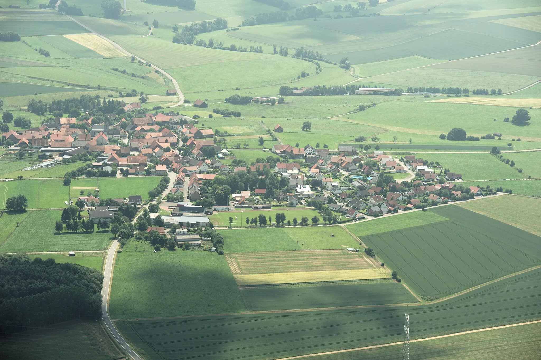 Photo showing: Fotoflug Sauerland-Ost, Vasbeck in Blickrichtung Süden

The production, editing or release of this file was supported by the Community-Budget of Wikimedia Deutschland.
To see other files made with the support of Wikimedia Deutschland, please see the category Supported by Wikimedia Deutschland.
العربية ∙ বাংলা ∙ Deutsch ∙ English ∙ Esperanto ∙ français ∙ magyar ∙ Bahasa Indonesia ∙ italiano ∙ 日本語 ∙ македонски ∙ മലയാളം ∙ Bahasa Melayu ∙ Nederlands ∙ português ∙ русский ∙ svenska ∙ українська ∙ +/−